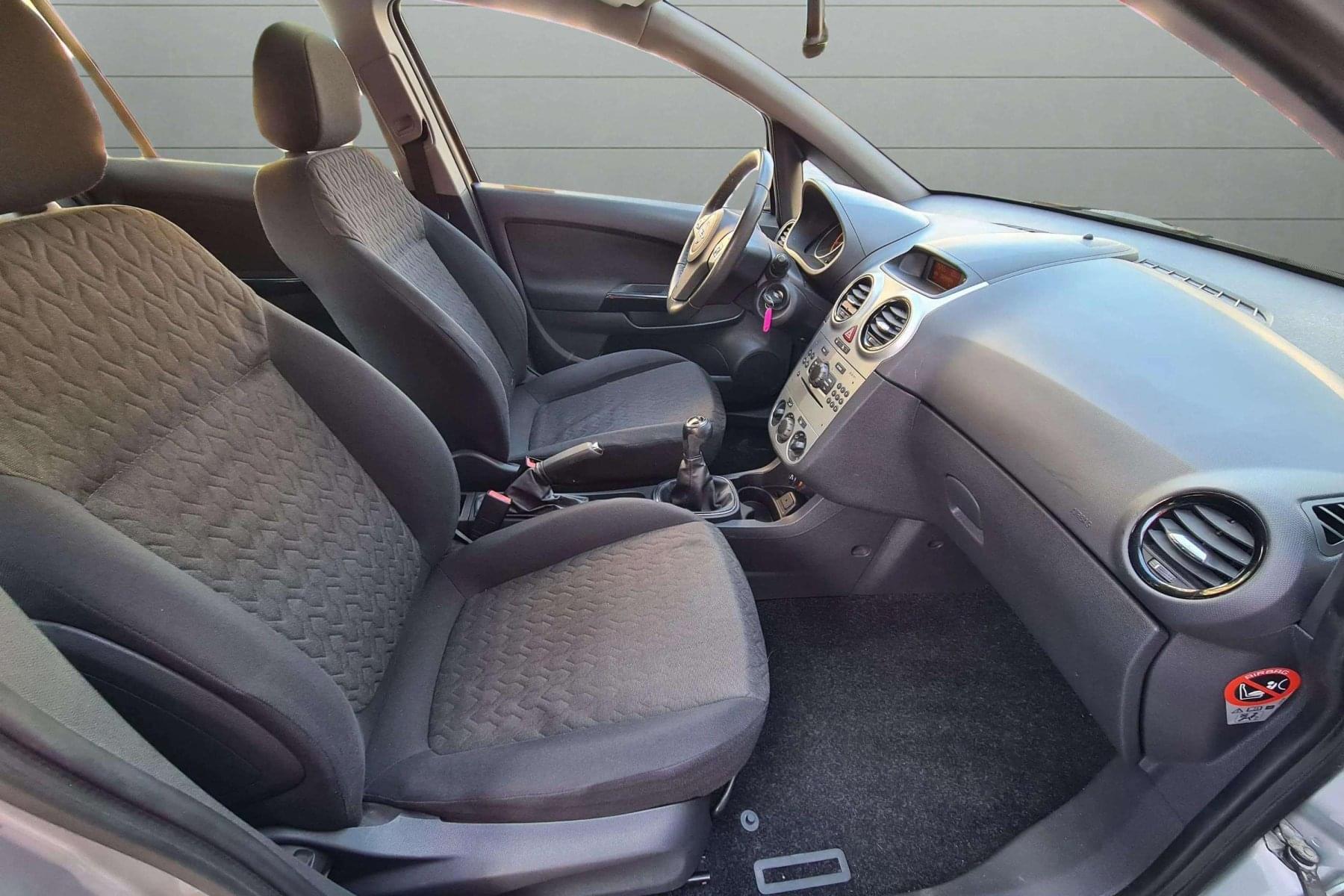 OPEL CORSA 1.4i 100cv. 19