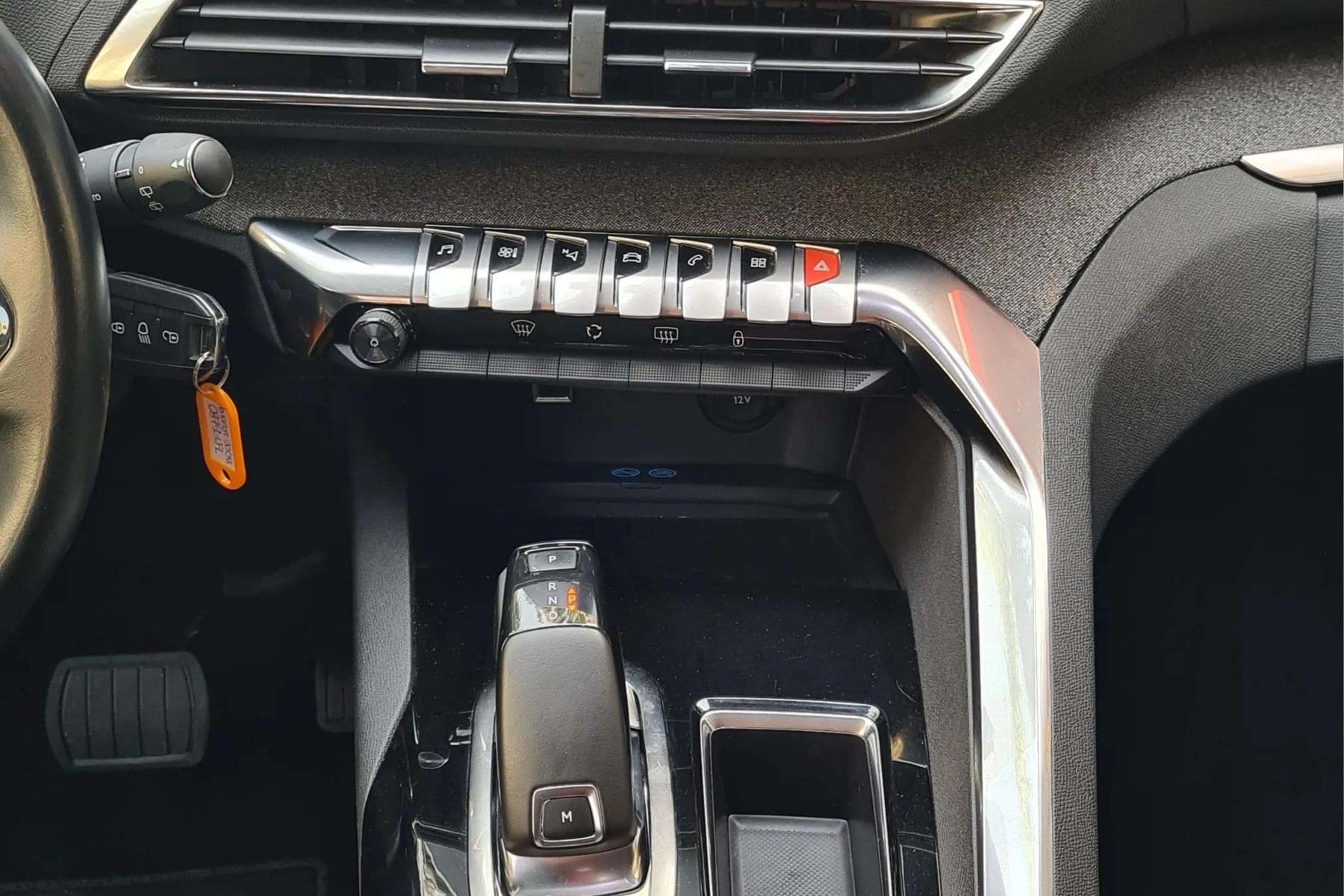 PEUGEOT 3008 ALLURE 1.5 BLUEHDI EAT8 130 20 