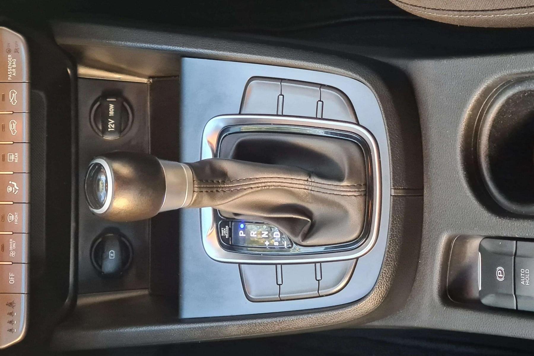 HYUNDAI KONA 1.6 GDI HEV 19