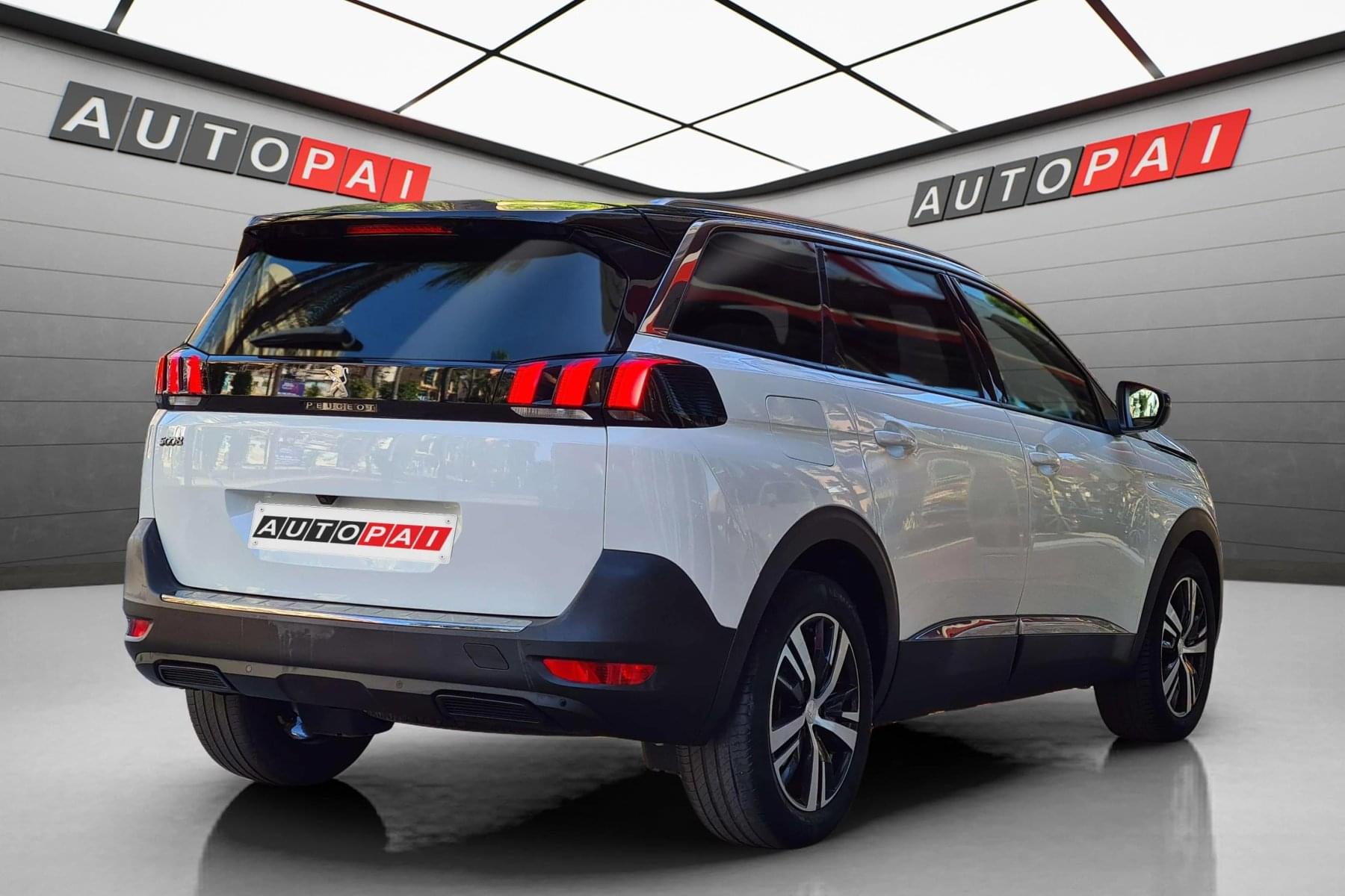 PEUGEOT 5008 AUTOMATICO 1.2 ALLURE 4 