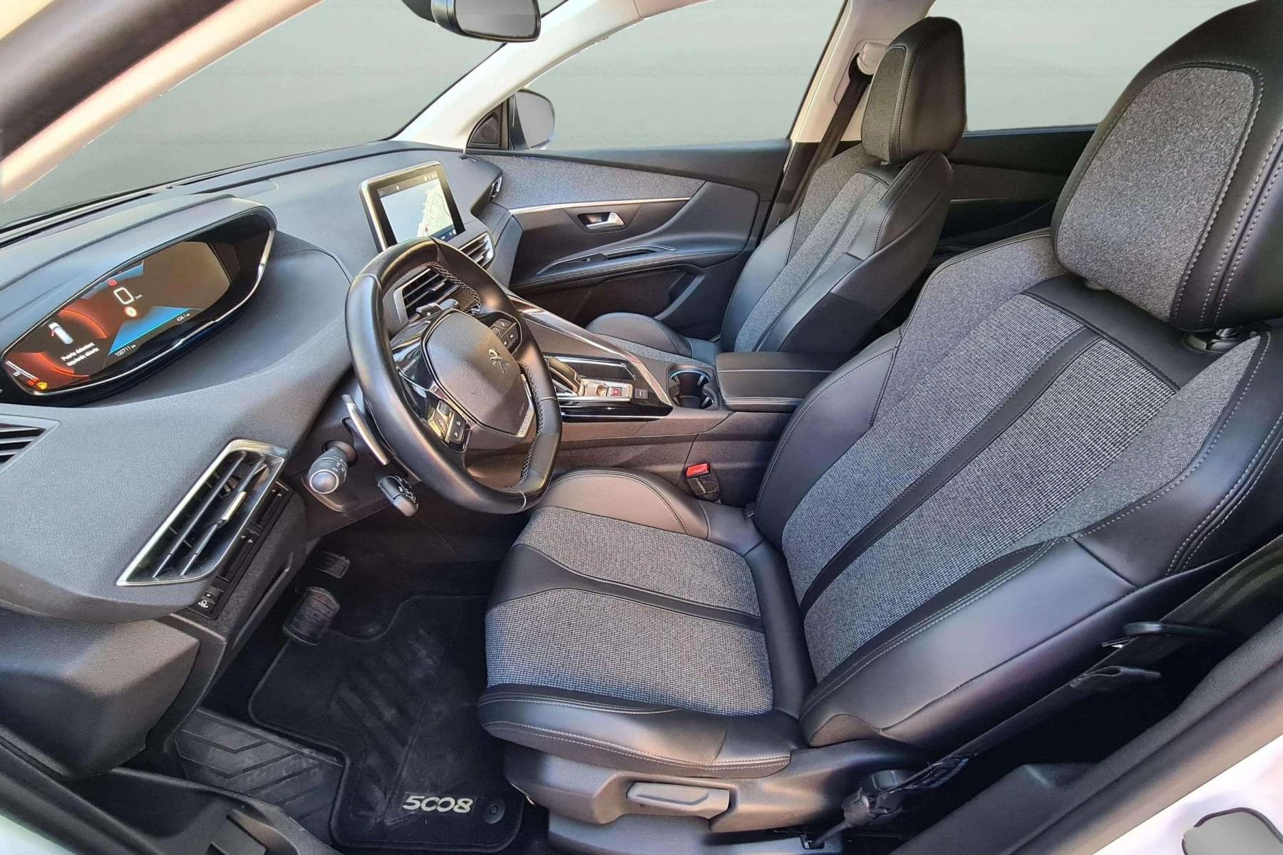 PEUGEOT 5008 AUTOMATICO 1.2 ALLURE 7 