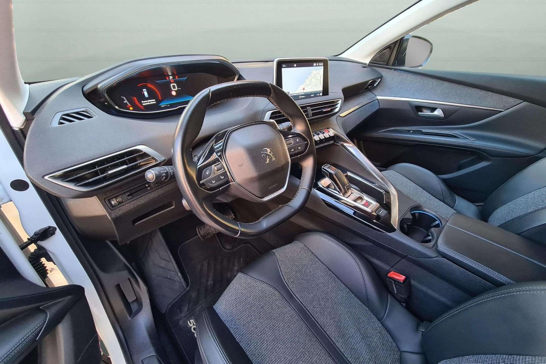 PEUGEOT 5008 AUTOMATICO 1.2 ALLURE 9 