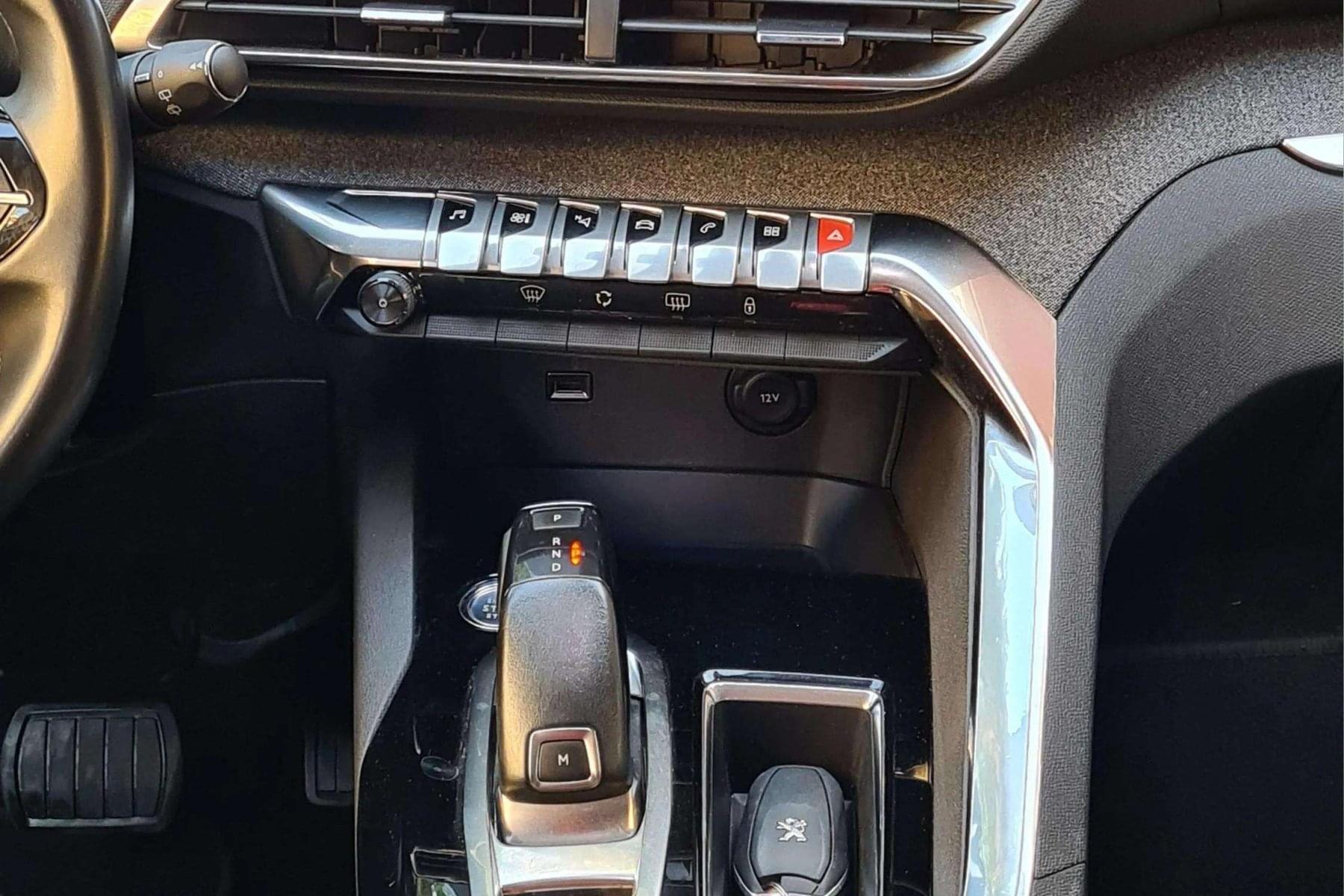 PEUGEOT 5008 AUTOMATICO 1.2 ALLURE 19 