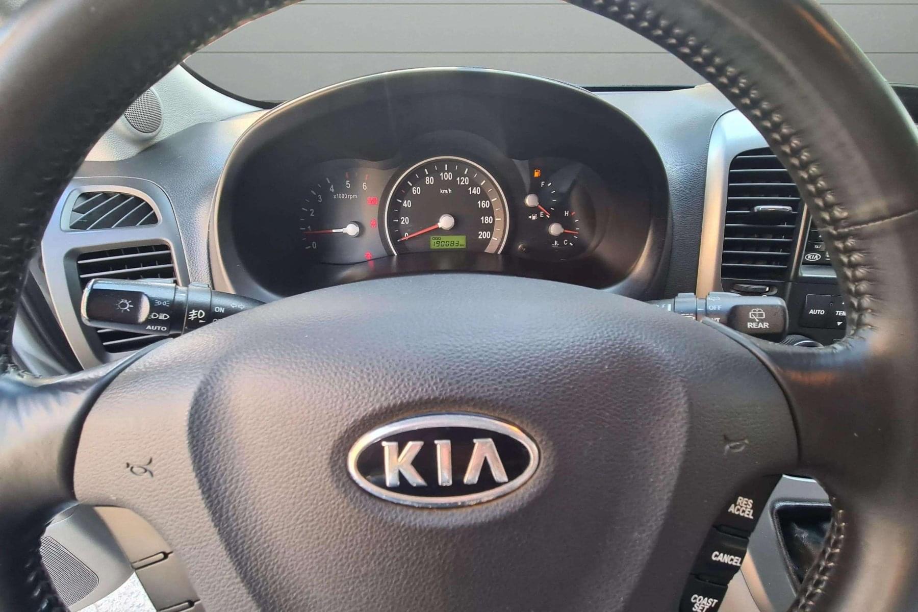 KIA CARNIVAL 9 