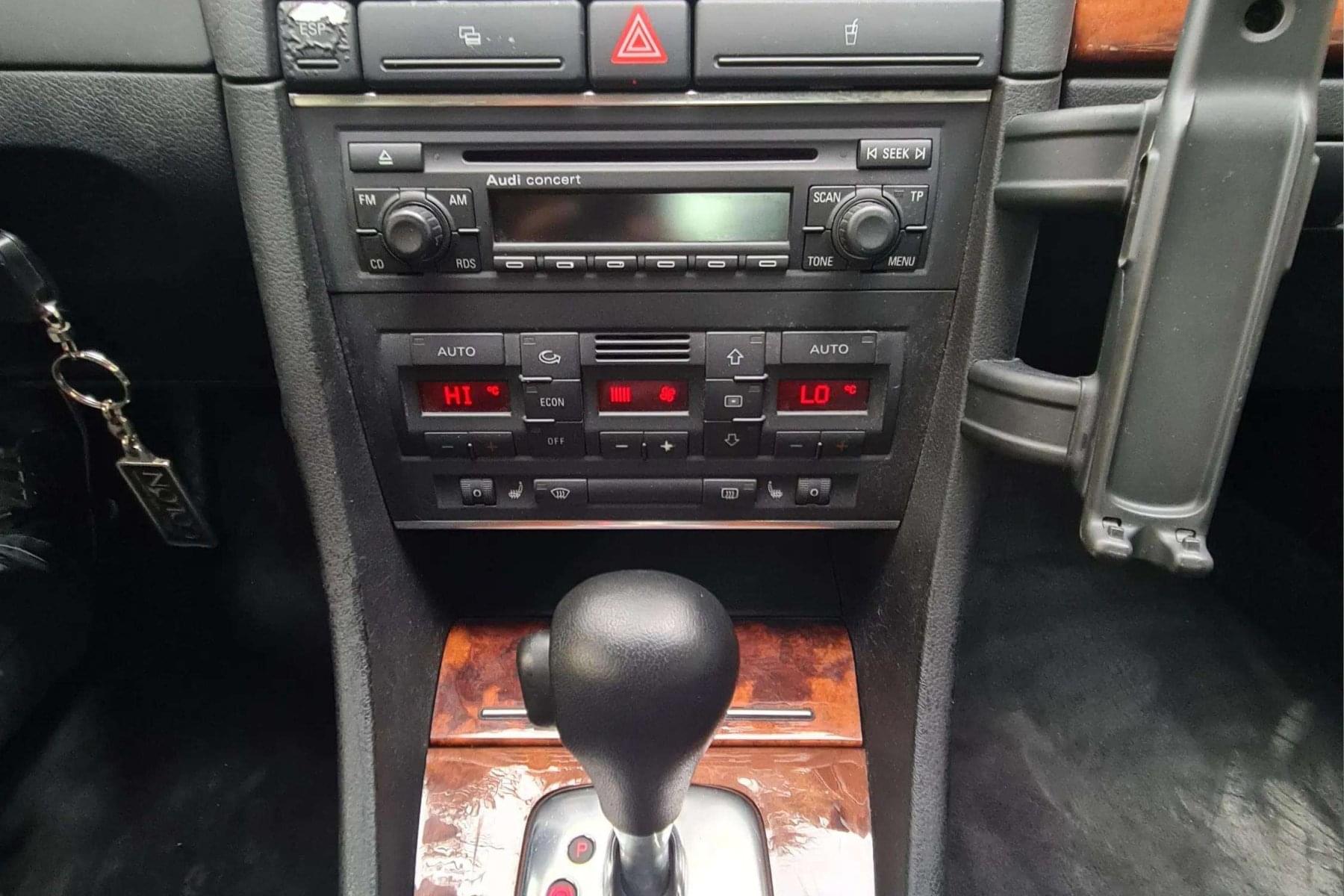 AUDI A4 CABRIO 3.0 V6 220cv. MULTITRONIC 16 