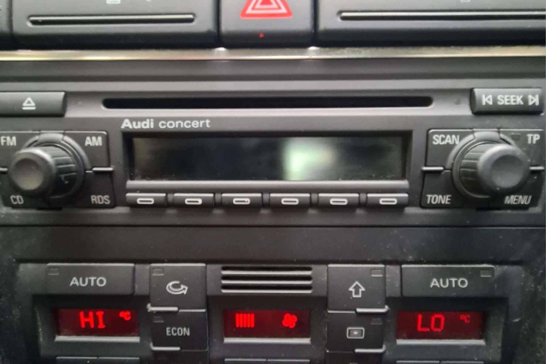 AUDI A4 CABRIO 3.0 V6 220cv. MULTITRONIC 18 