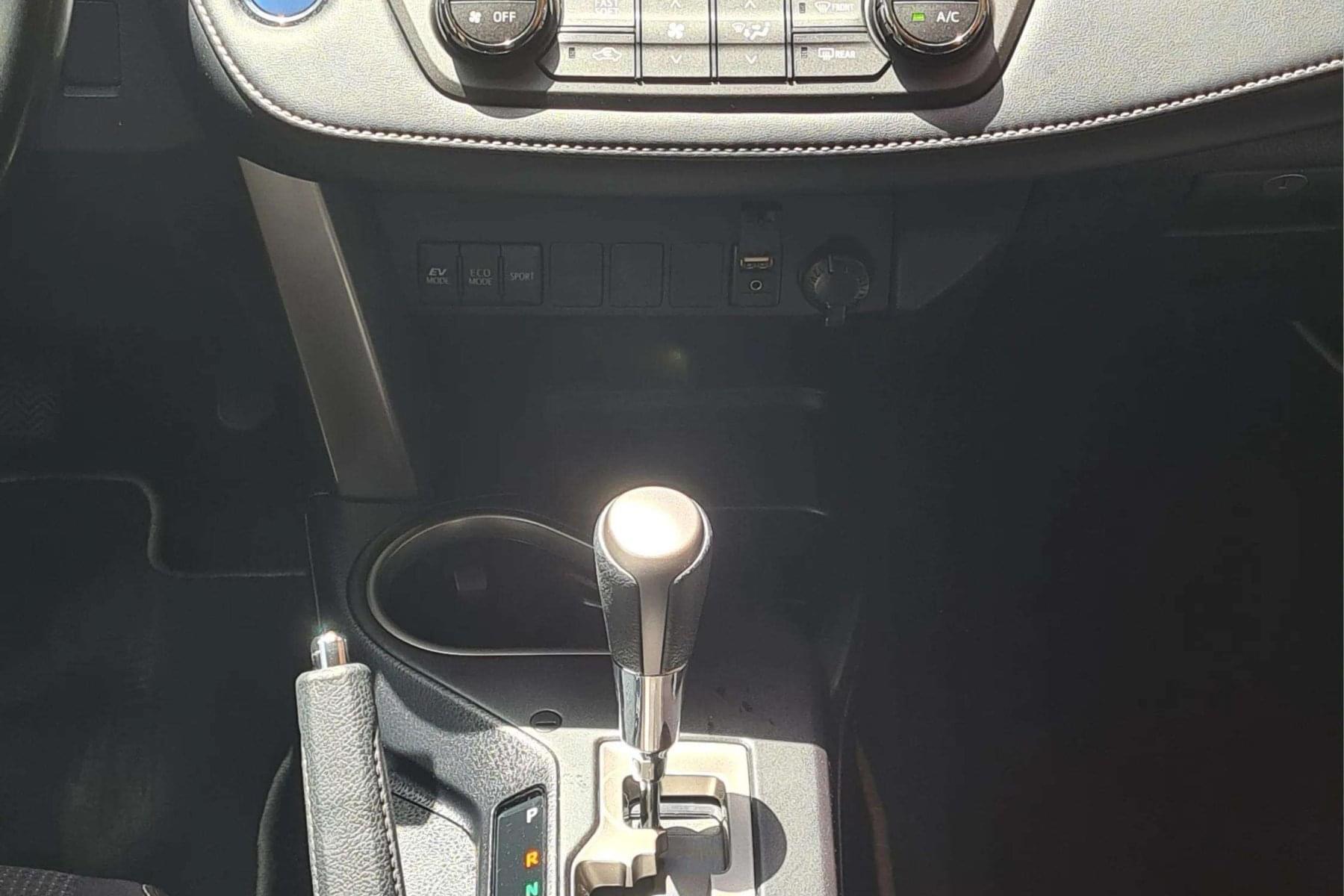 TOYOTA RAV4 2.5 Hybrid 2WD ADVANCED autom. 17 
