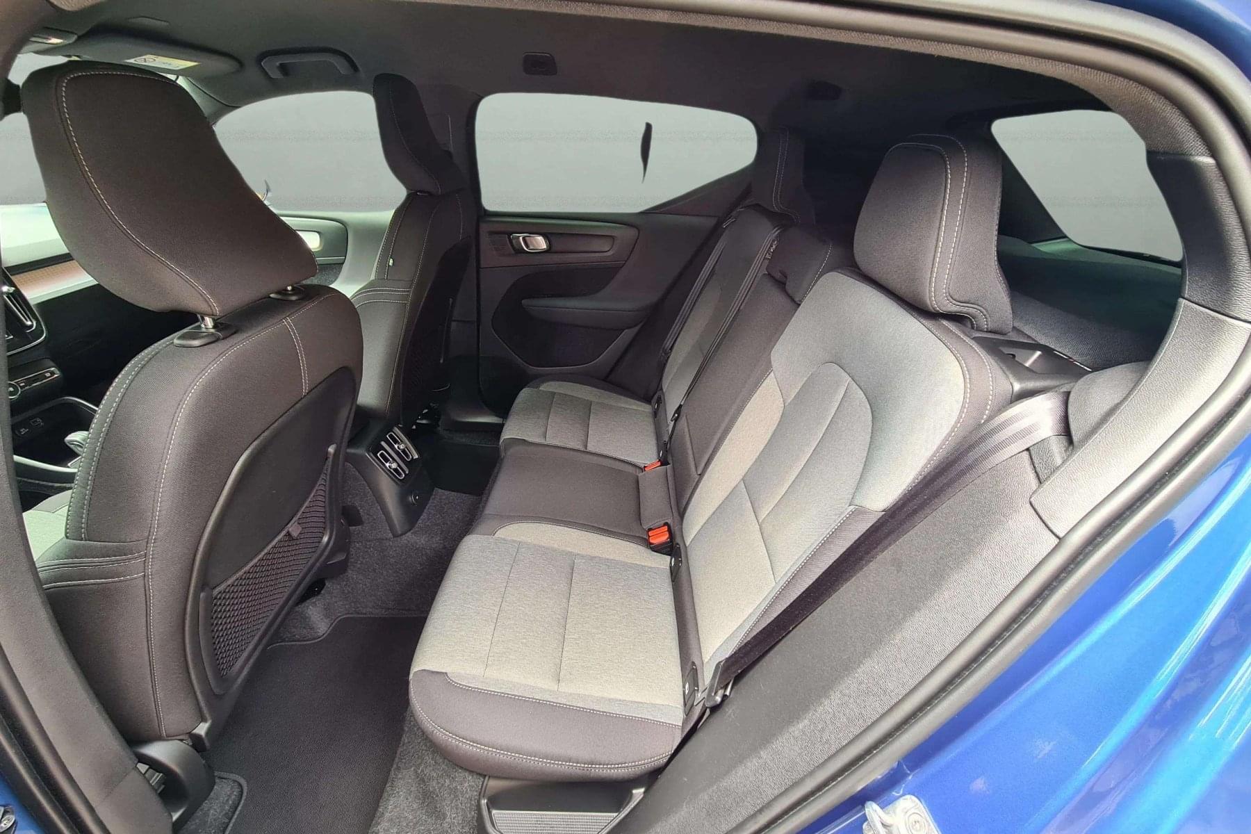 VOLVO XC40 1.5 PHEV R-DESIGN 211cv.  HÍBRIDO ENCHUF 17 