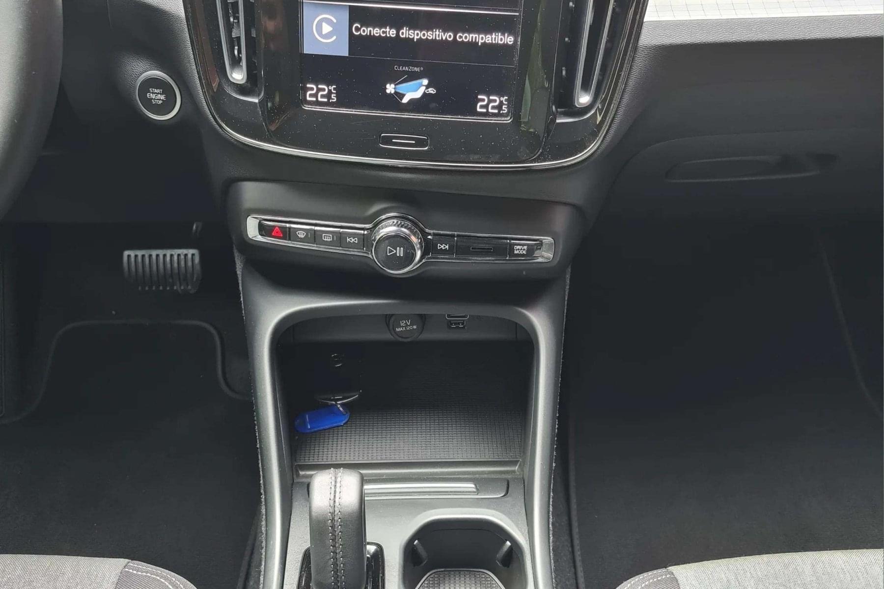 VOLVO XC40 1.5 PHEV R-DESIGN 211cv.  HÍBRIDO ENCHUF 23 