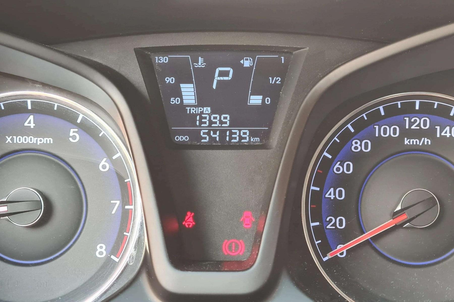 HYUNDAI IX20 1.6I MPI 126cv. automático 11 