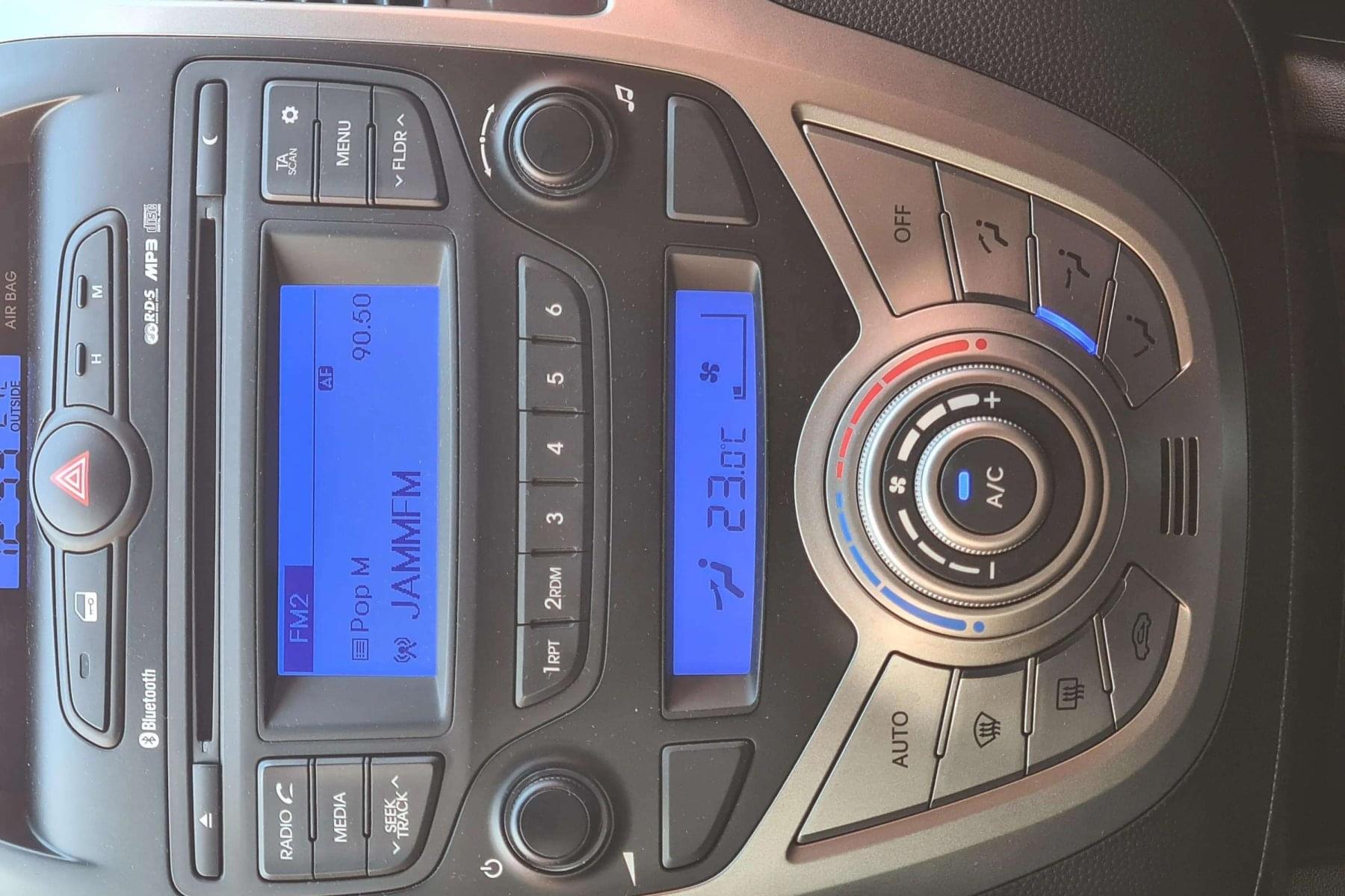 HYUNDAI IX20 1.6I MPI 126cv. automático 18 