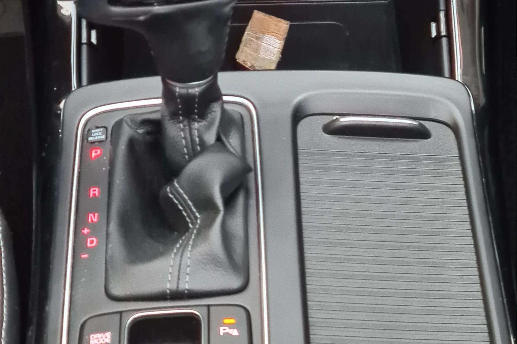 KIA SORENTO 2.2 CRDI GT LINE AUT 4X4 28