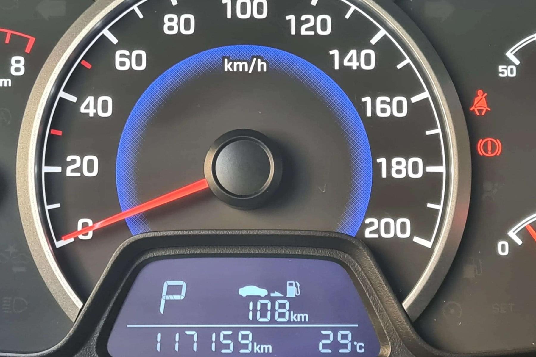 HYUNDAI I10 1.2 STYLE 87CV DCT automático 10 