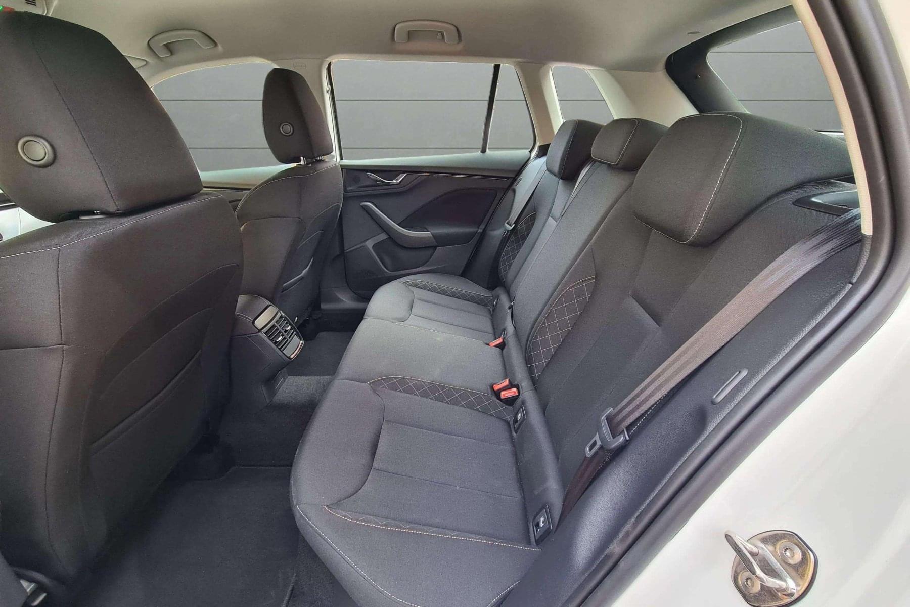 SKODA KAMIQ 1.0 TSI 110cv. DSG Ambition 11 