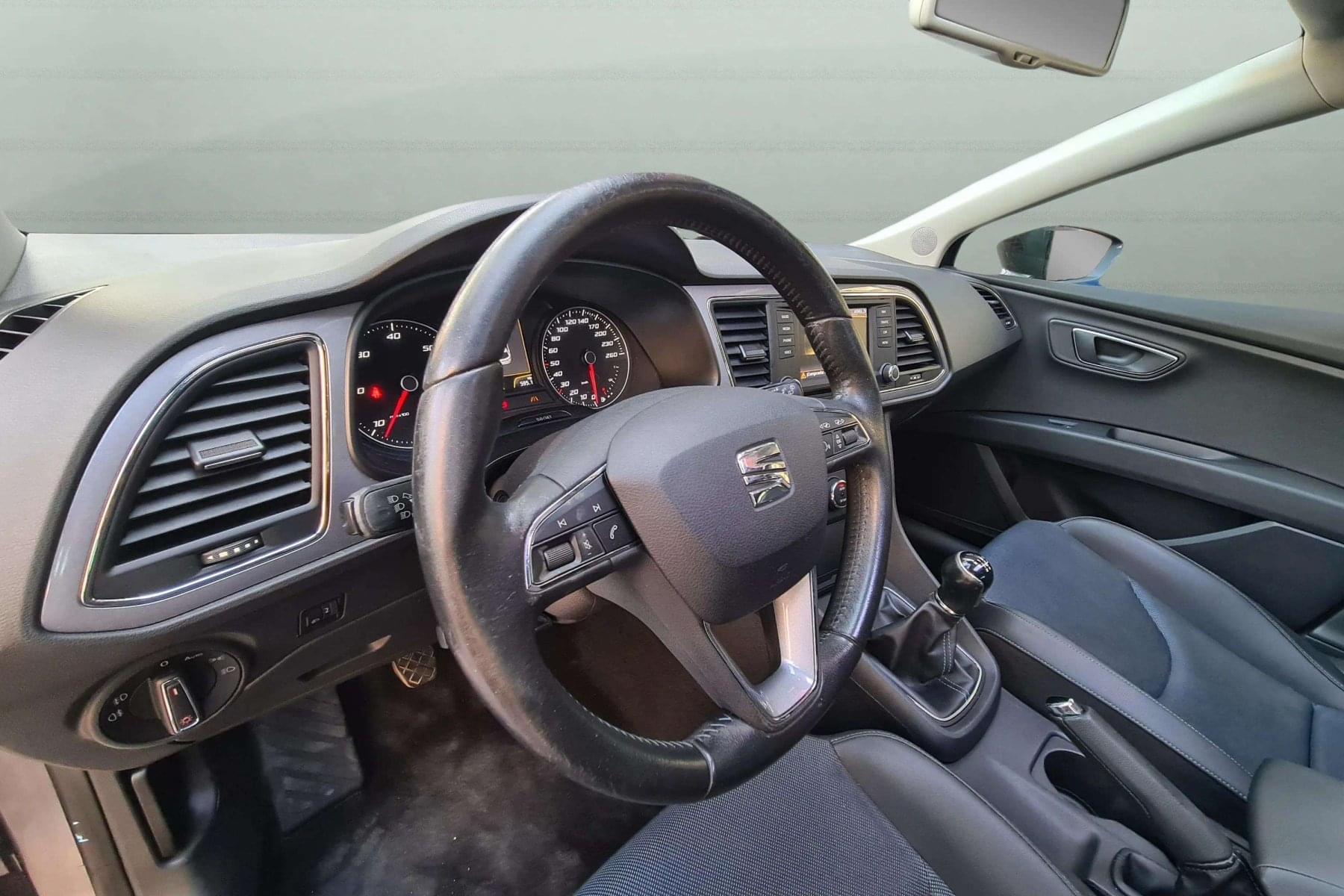 SEAT LEÓN 1.6 TDI 105cv. i-TECH 8