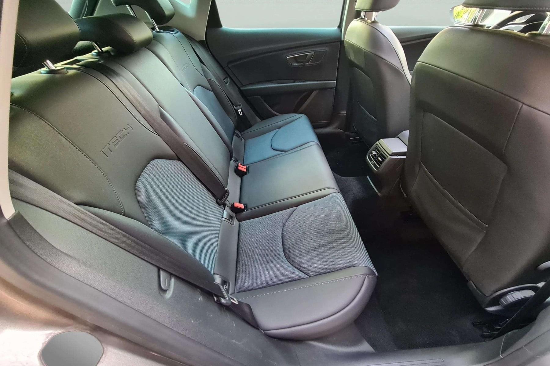 SEAT LEÓN 1.6 TDI 105cv. i-TECH 21