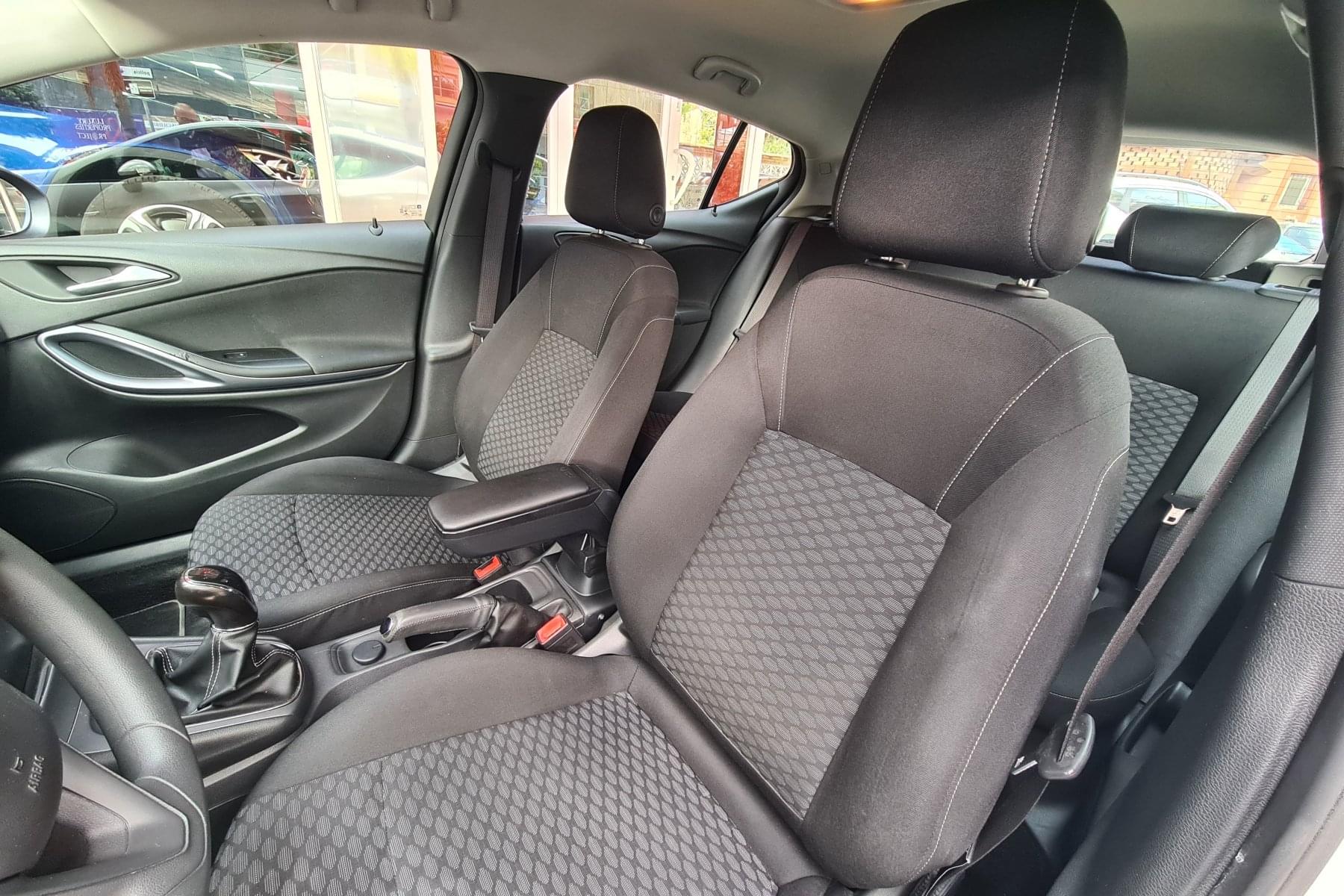 OPEL ASTRA 1.6 CDTI 110cv. BUSINESS 6 