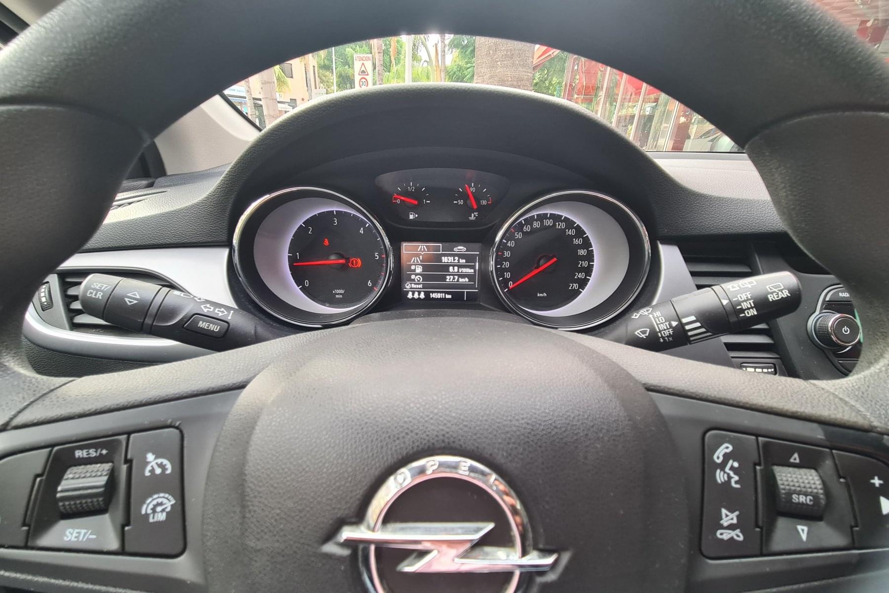 OPEL ASTRA 1.6 CDTI 110cv. BUSINESS 8 