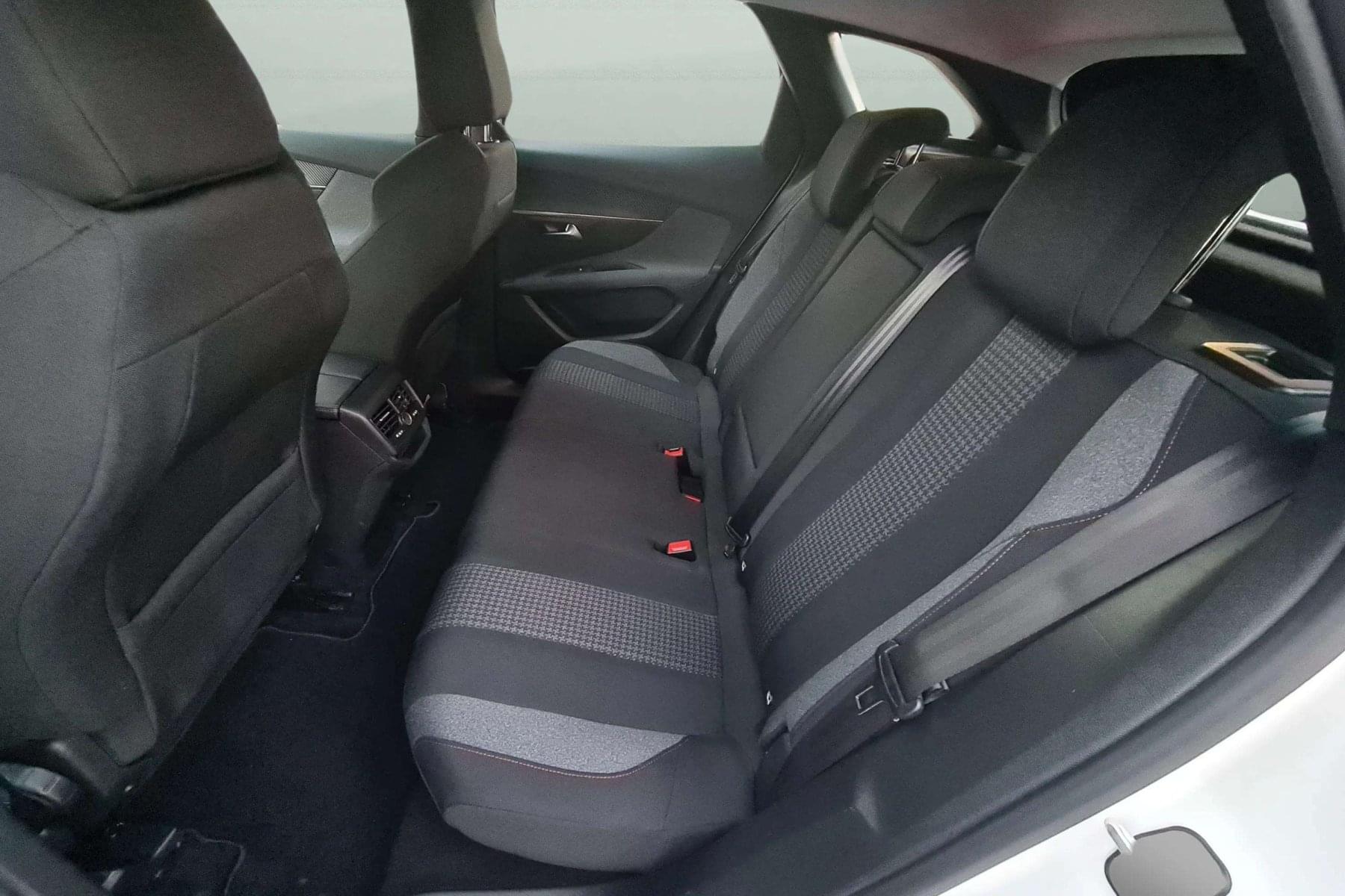 PEUGEOT 3008 1.5 BlueHDI 130cv. ACTIVE PACK 14