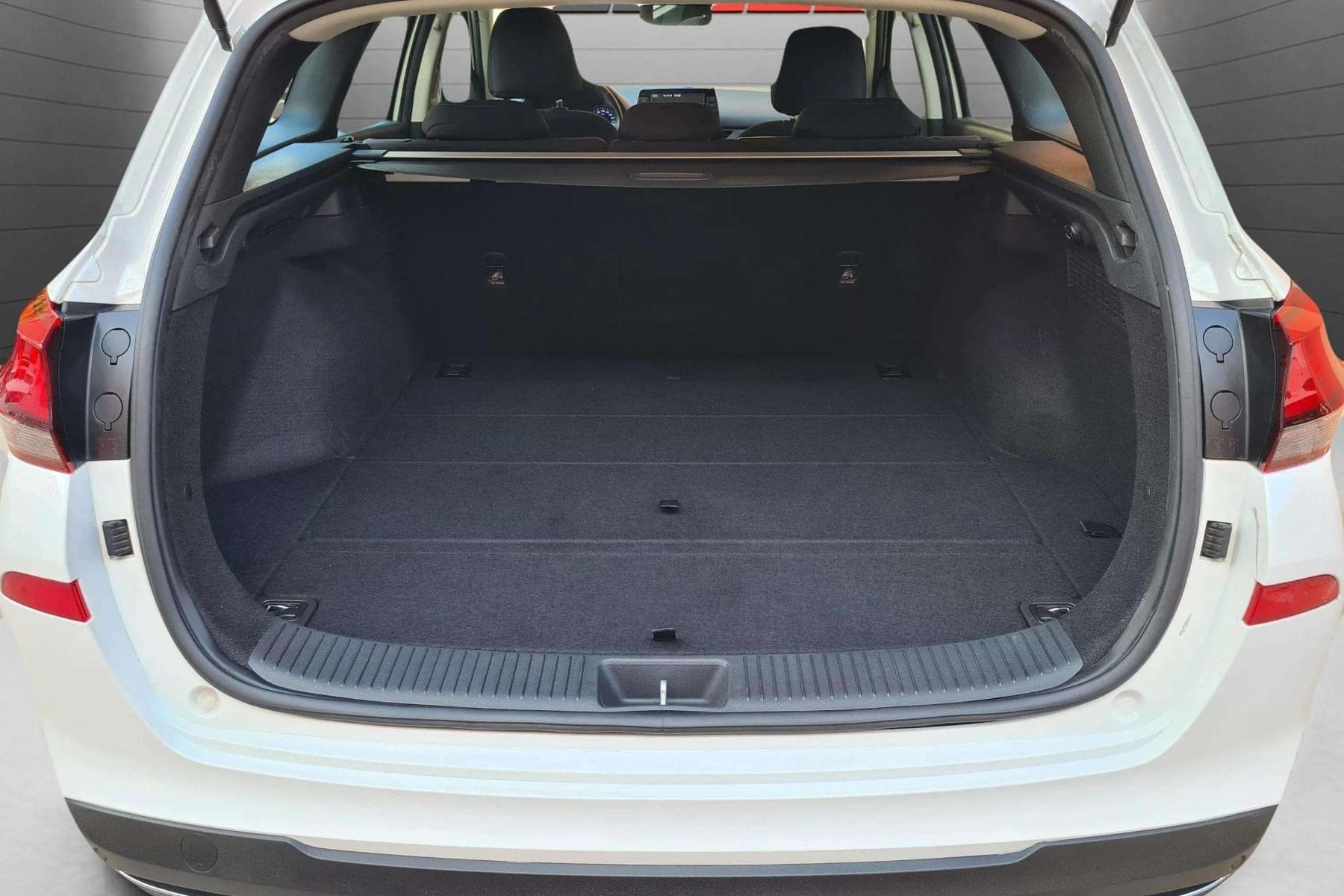 HYUNDAI I30 CW 1.0 TGDI 120cv. 48V HÍBRIDO 7