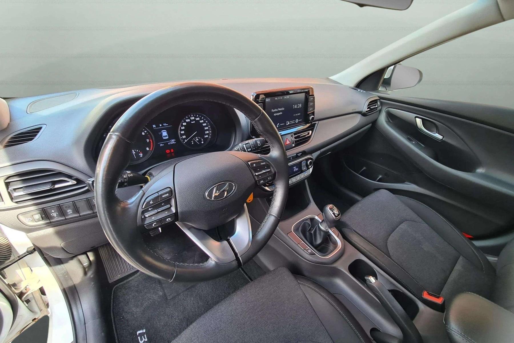 HYUNDAI I30 CW 1.0 TGDI 120cv. 48V HÍBRIDO 10