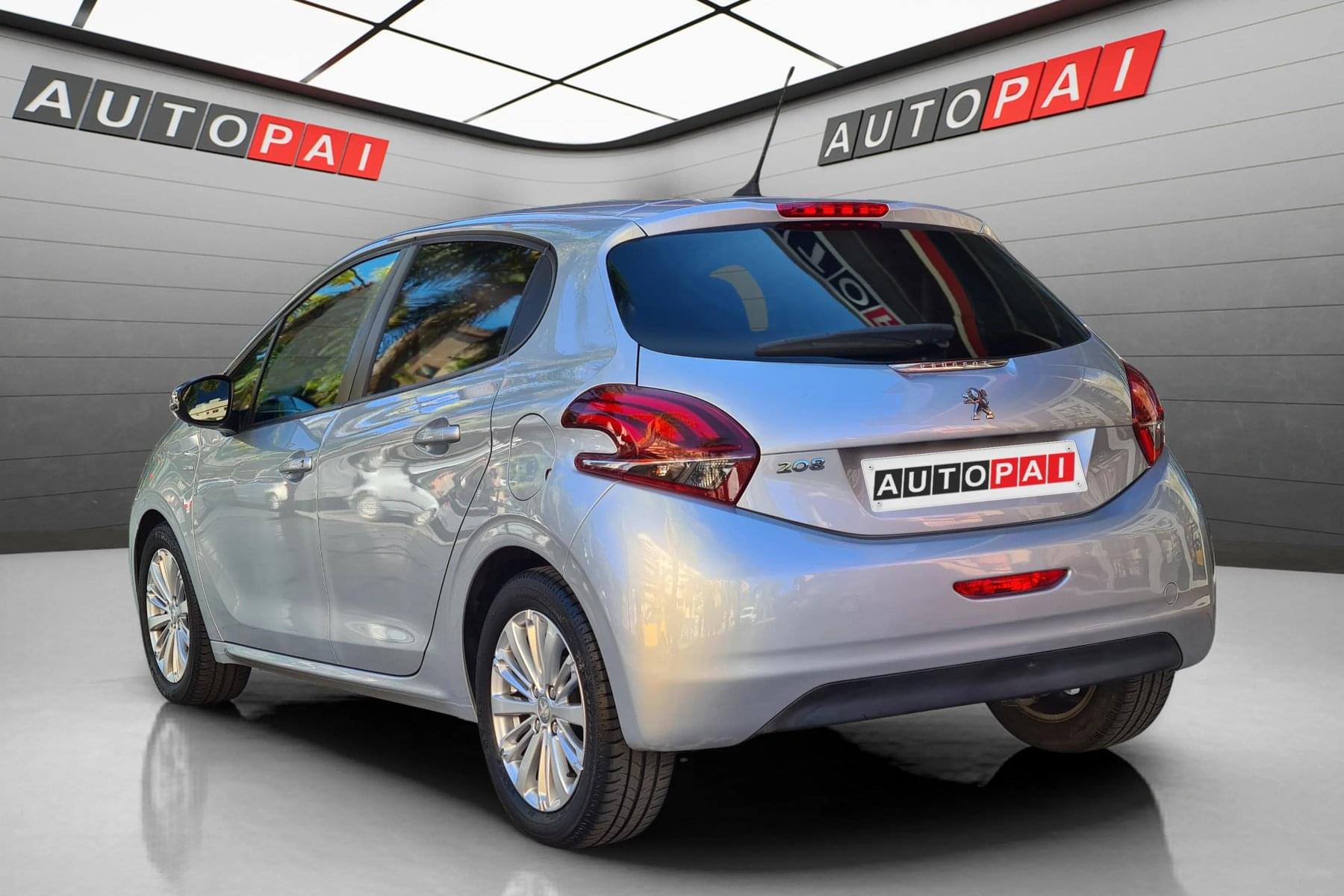 PEUGEOT 208 1.2i 82cv. STYLE 5p. 5 