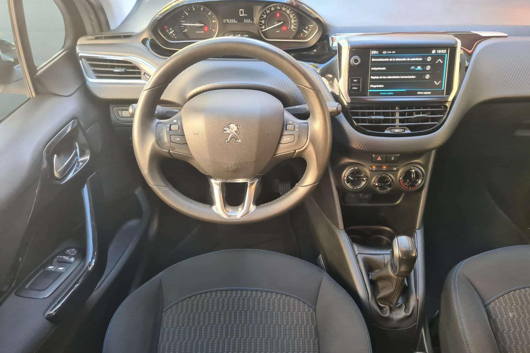 PEUGEOT 208 1.2i 82cv. STYLE 5p. 12 