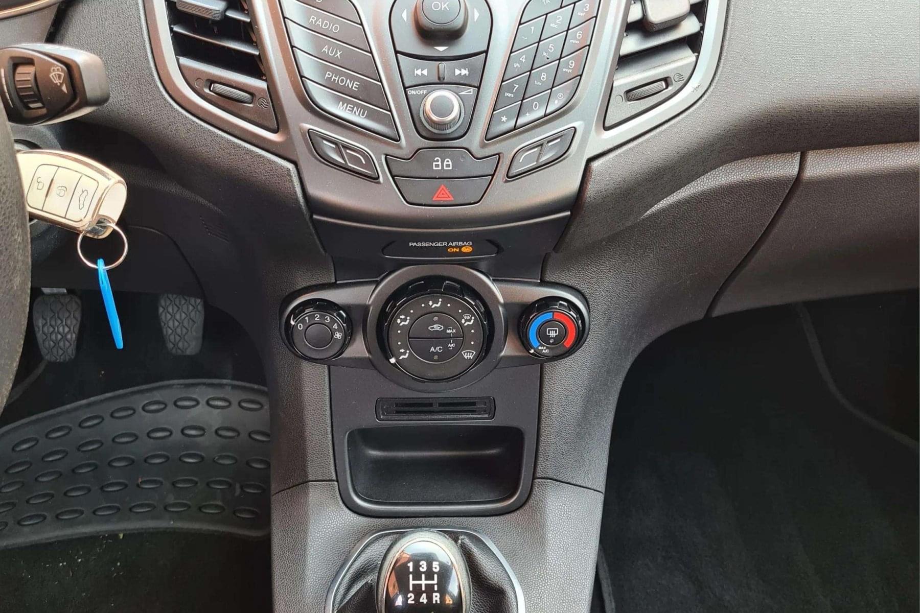 FORD FIESTA 1.25 82cv. TREND 15 