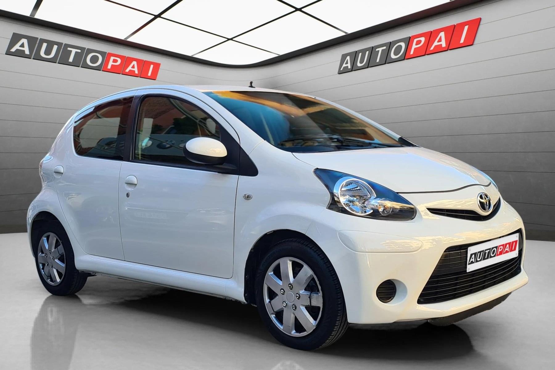 TOYOTA AYGO 1.0 VVTI 68cv. LIVE 5P. 3 