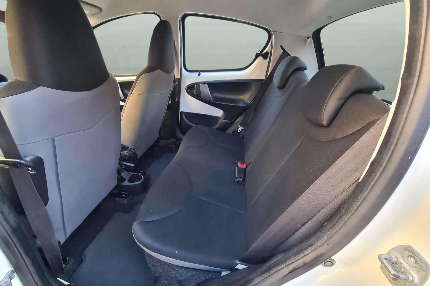 TOYOTA AYGO 1.0 VVTI 68cv. LIVE 5P. 9 