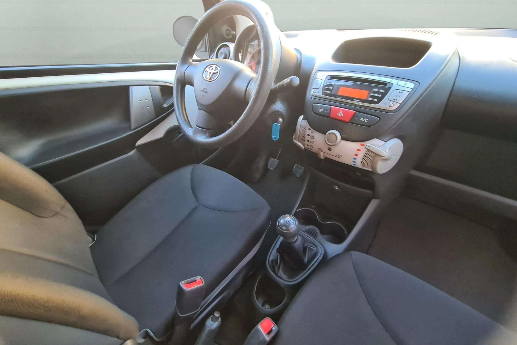 TOYOTA AYGO 1.0 VVTI 68cv. LIVE 5P. 14 