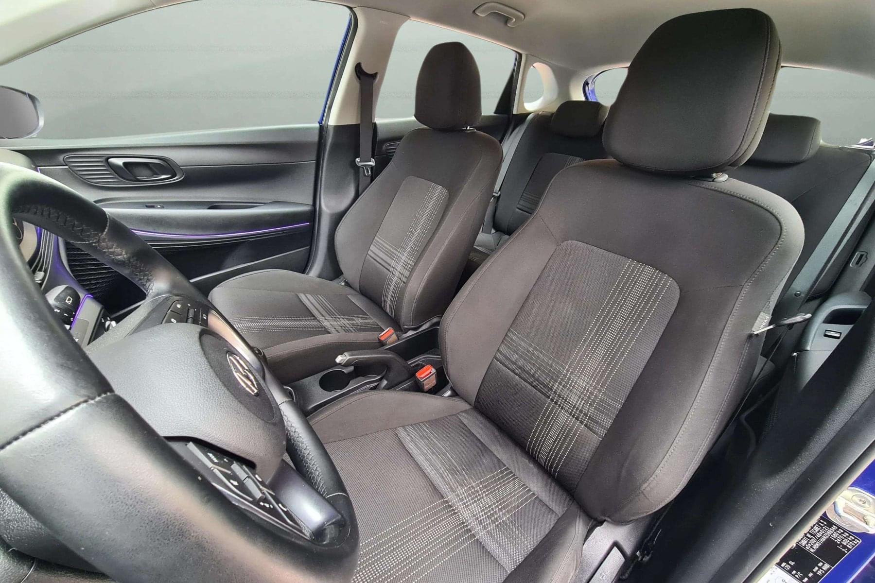 HYUNDAI I20 1.2 MPI 83cv. ESSENCE 8 