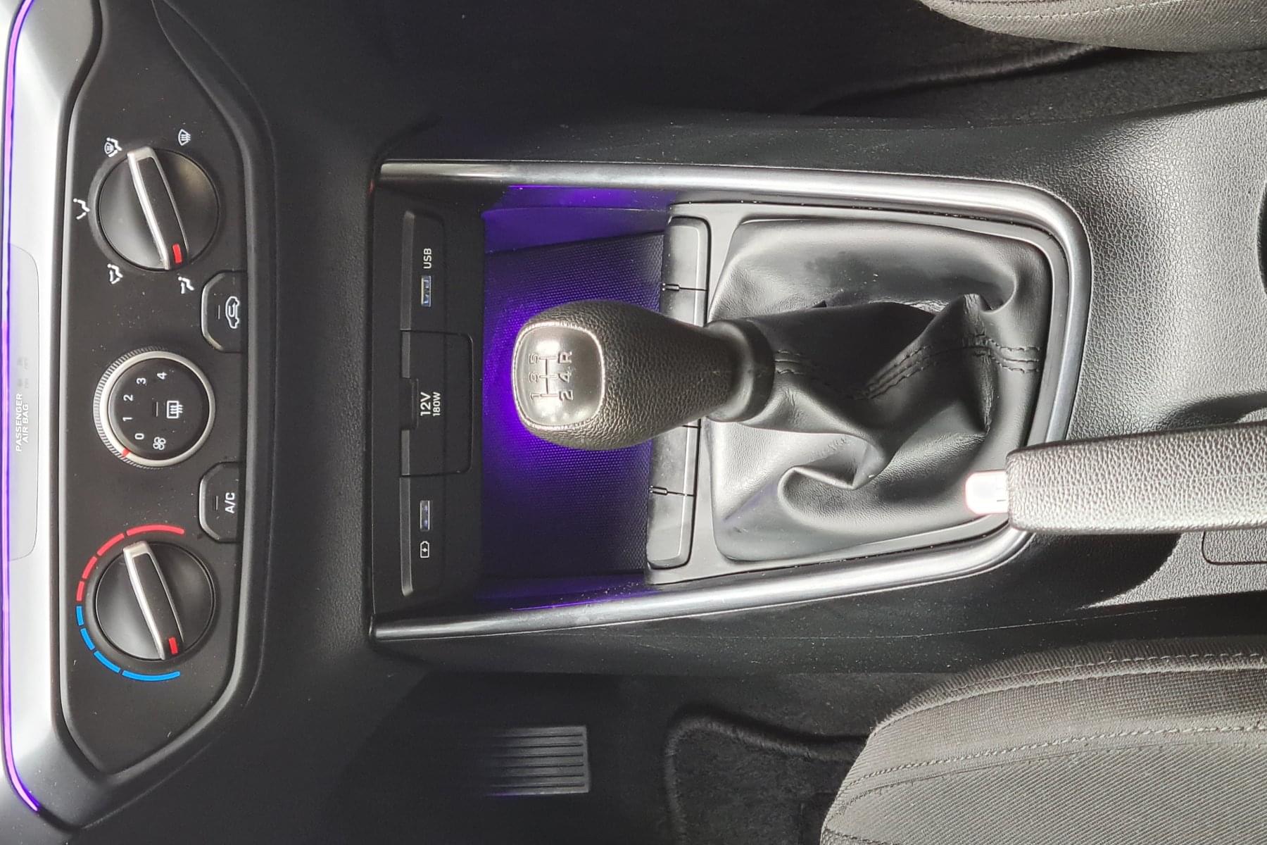 HYUNDAI I20 1.2 MPI 83cv. ESSENCE 16 