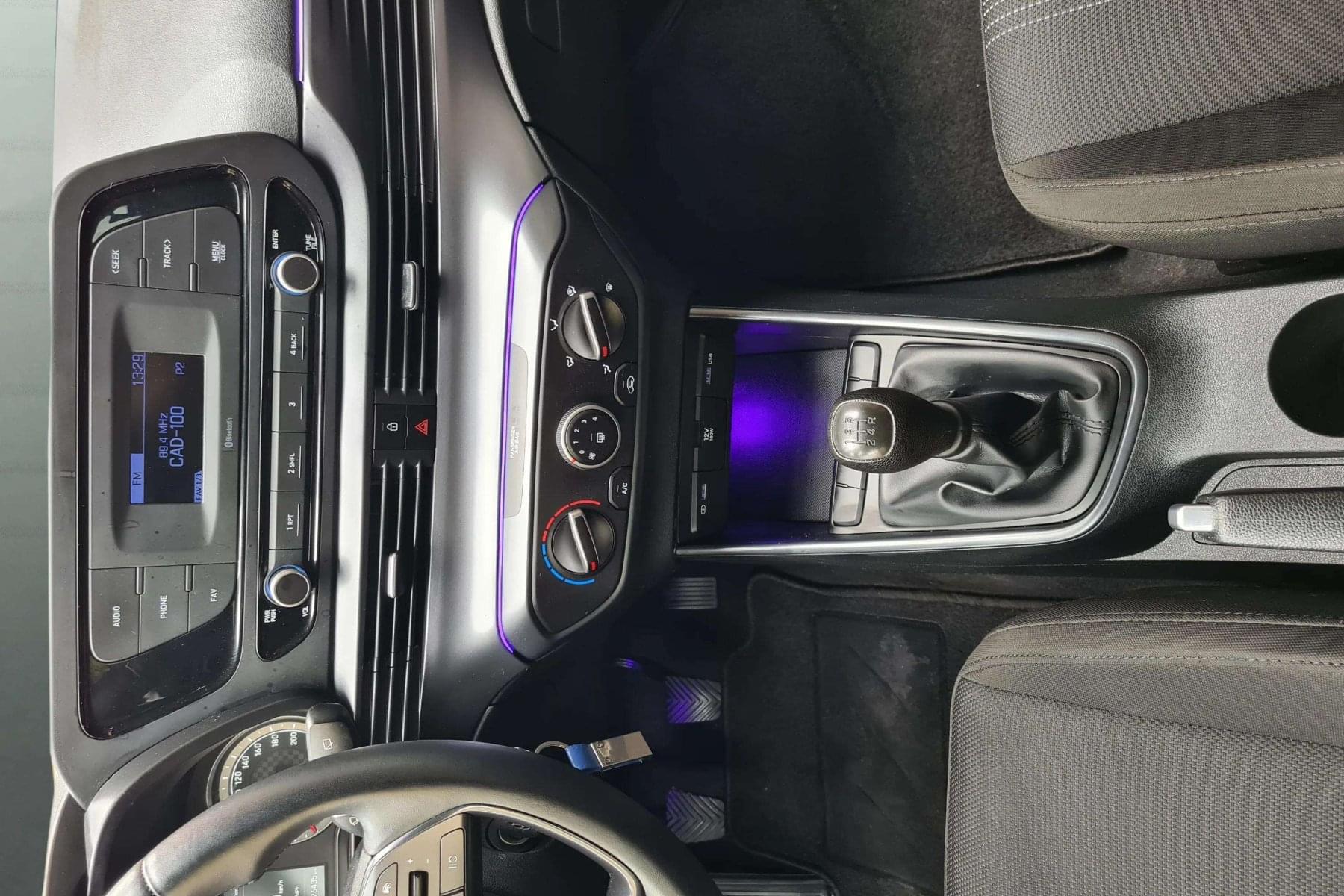 HYUNDAI I20 1.2 MPI 83cv. ESSENCE 17 