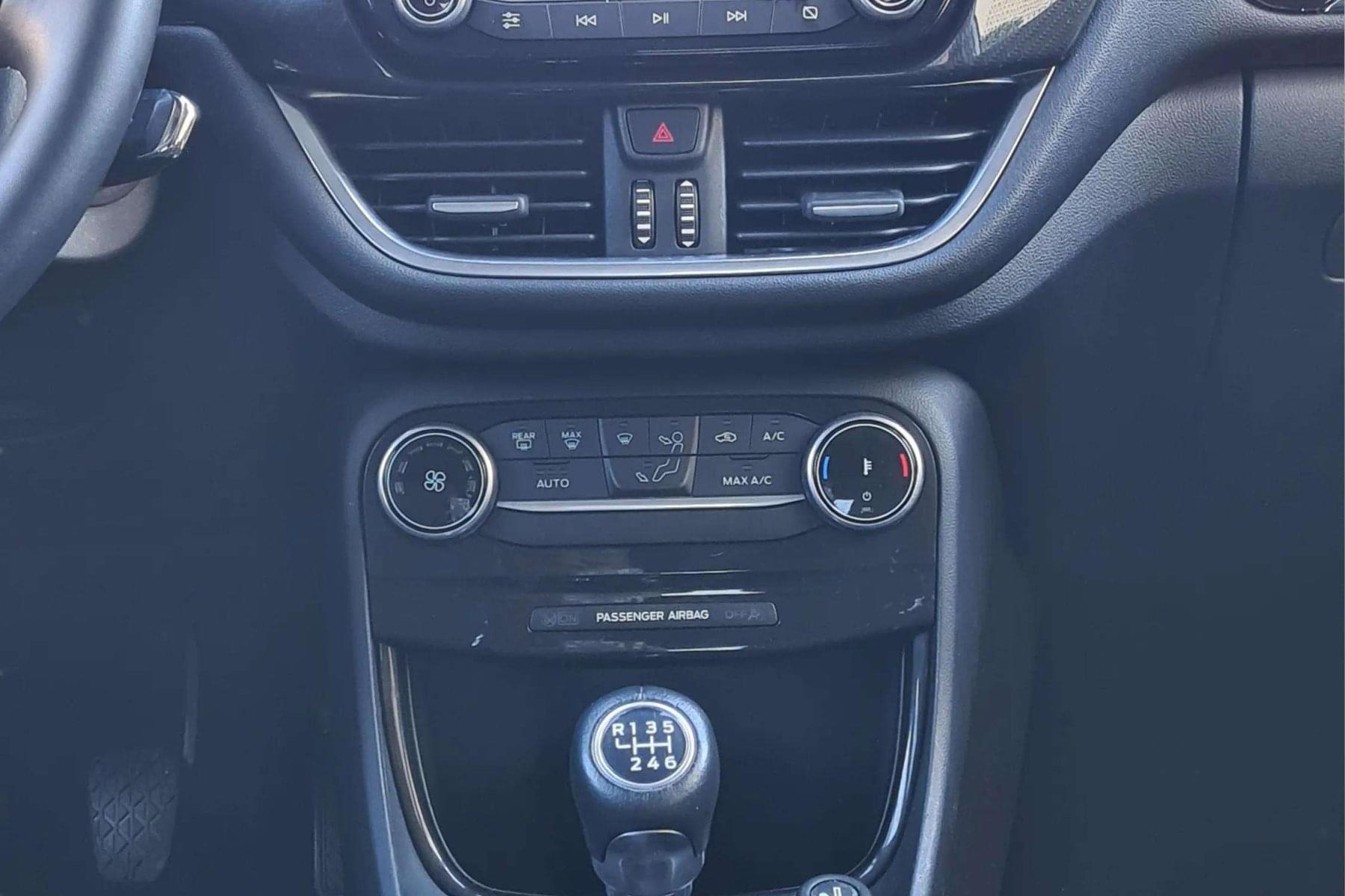 FORD PUMA 1.5 EcoBlue 120cv. TITANIUM 14