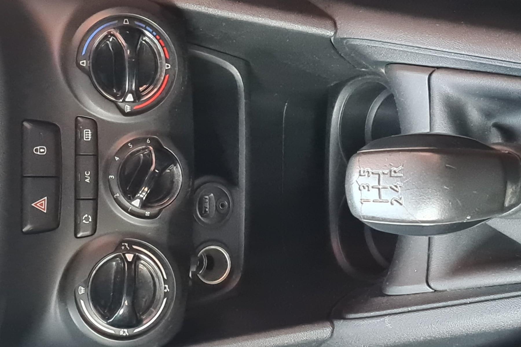 PEUGEOT 208 1.6BHDI 75 16 