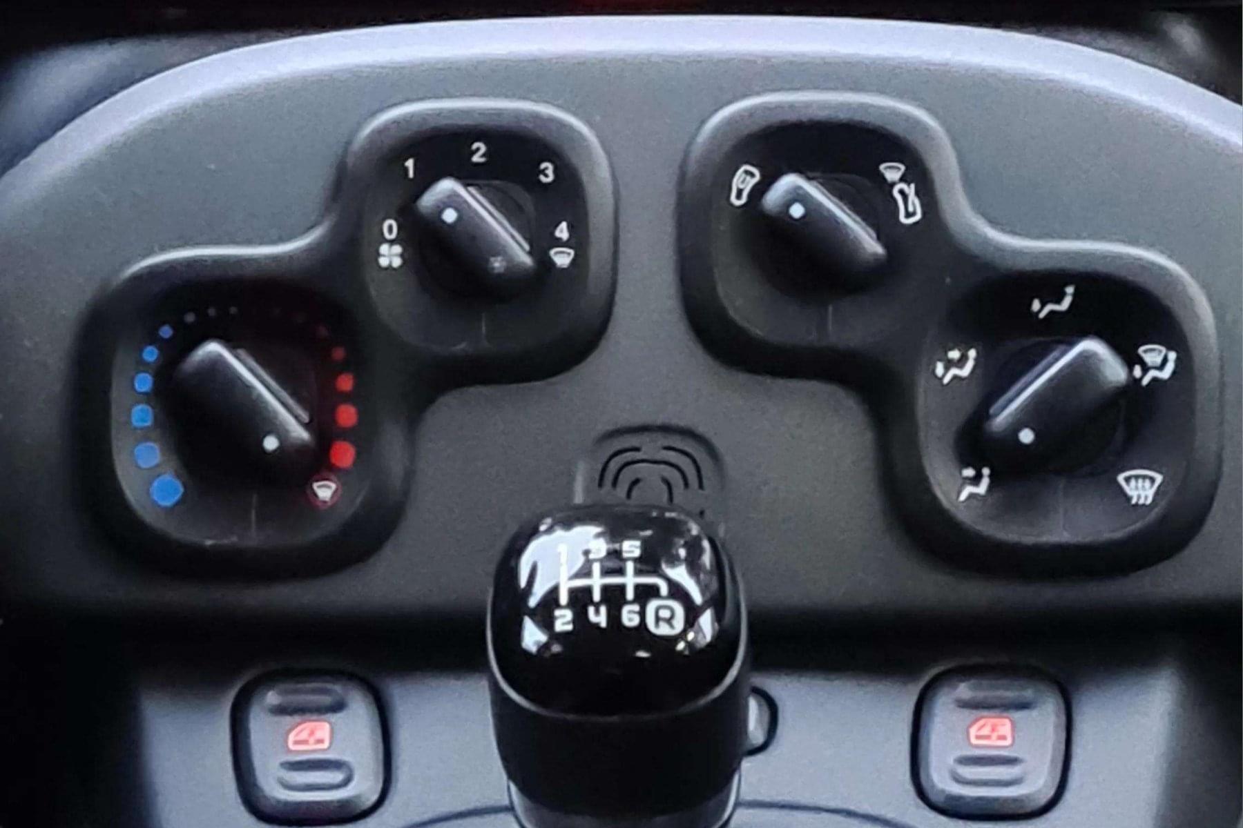 FIAT PANDA 1.0 HYBRID 70cv. CITY LIFE 17