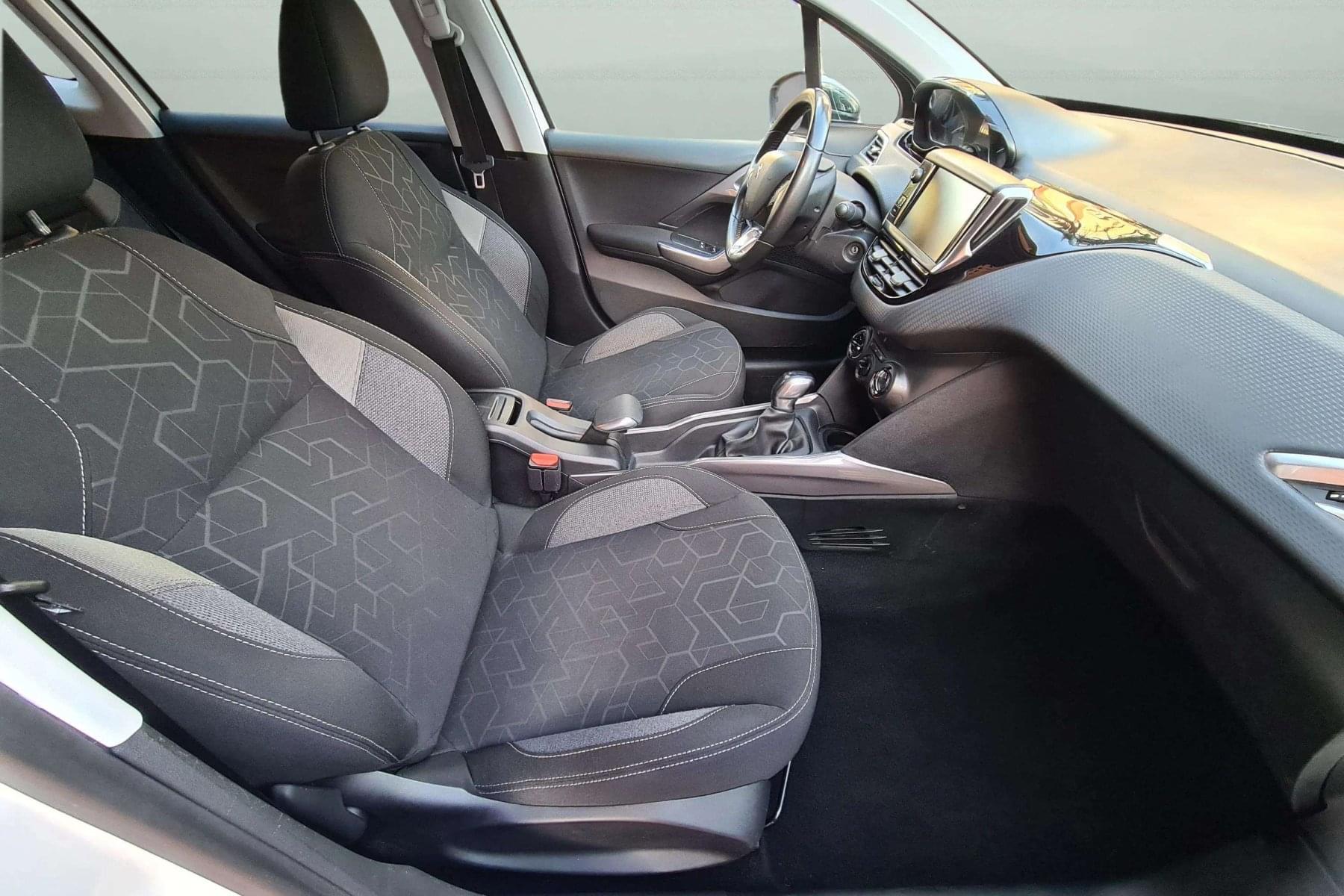 PEUGEOT 2008 1.6 BlueHDI 100cv. STYLE 19 