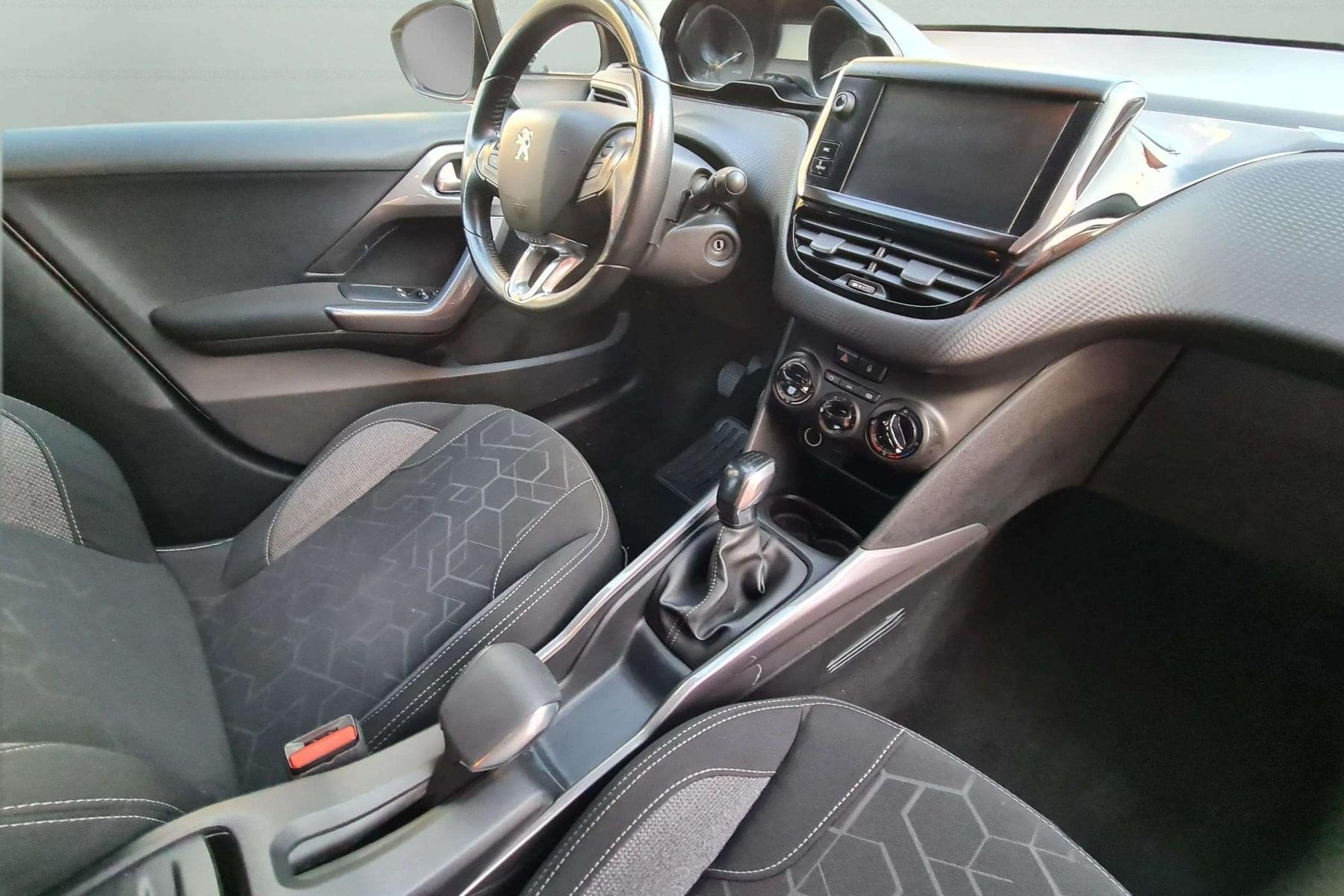 PEUGEOT 2008 1.6 BlueHDI 100cv. STYLE 20 