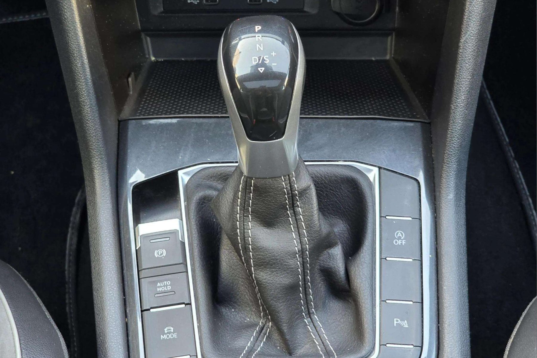 VOLKSWAGEN TIGUAN 2.0 TDI 150cv. DSG R-Line 19