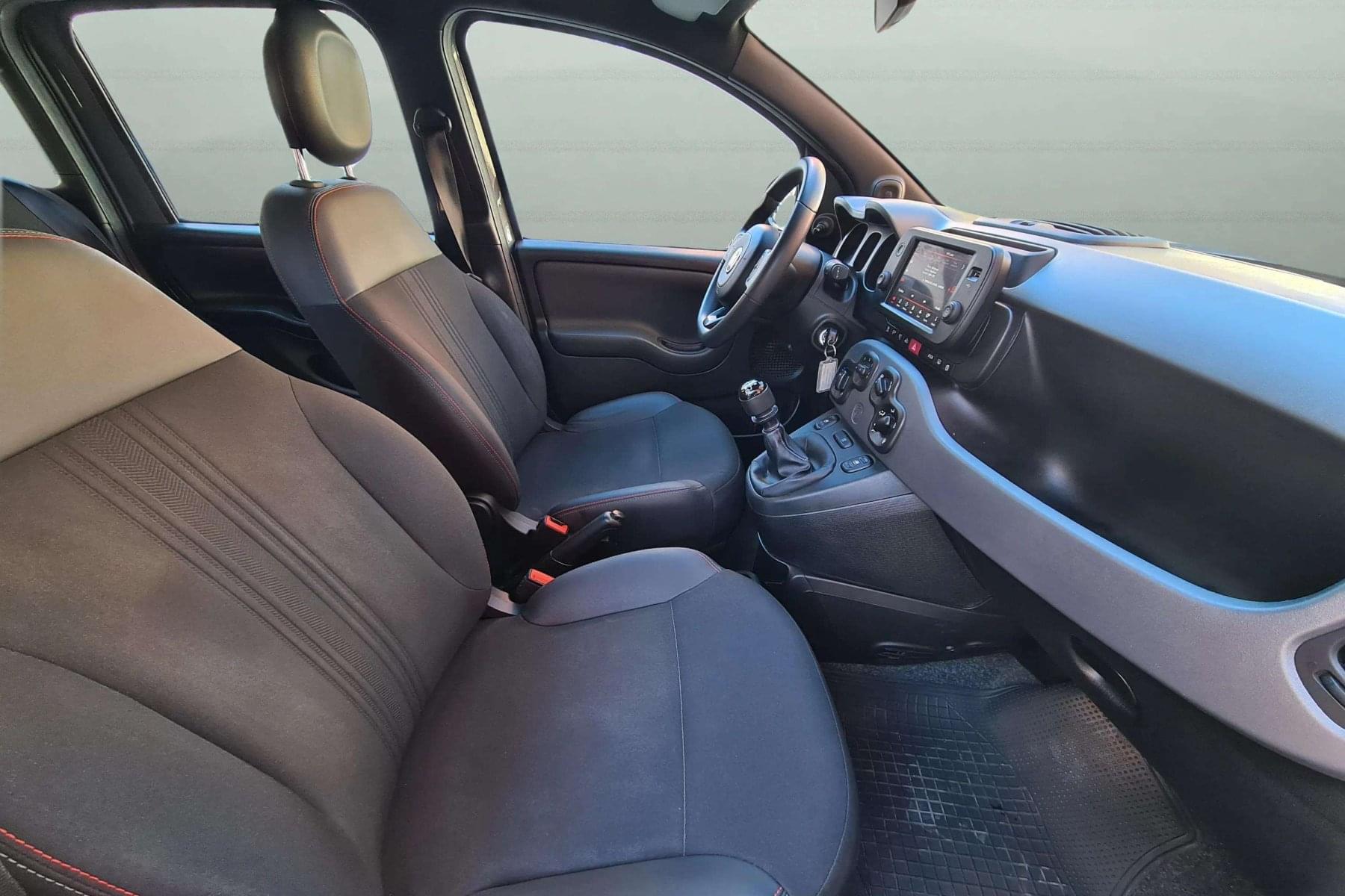 FIAT PANDA 1.0 HYBRID 70cv. SPORT. 20