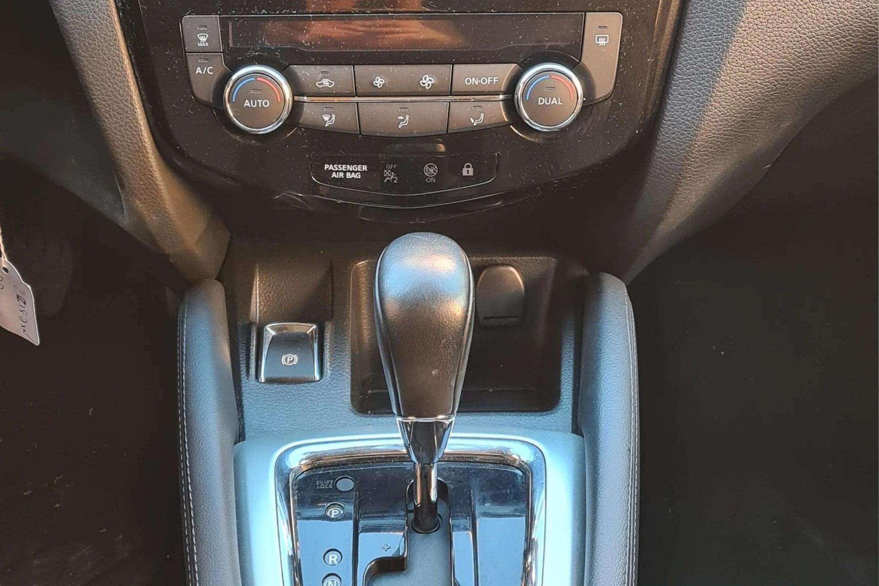 NISSAN QASHQAI 1.2 XTRONIC AUTO 19 