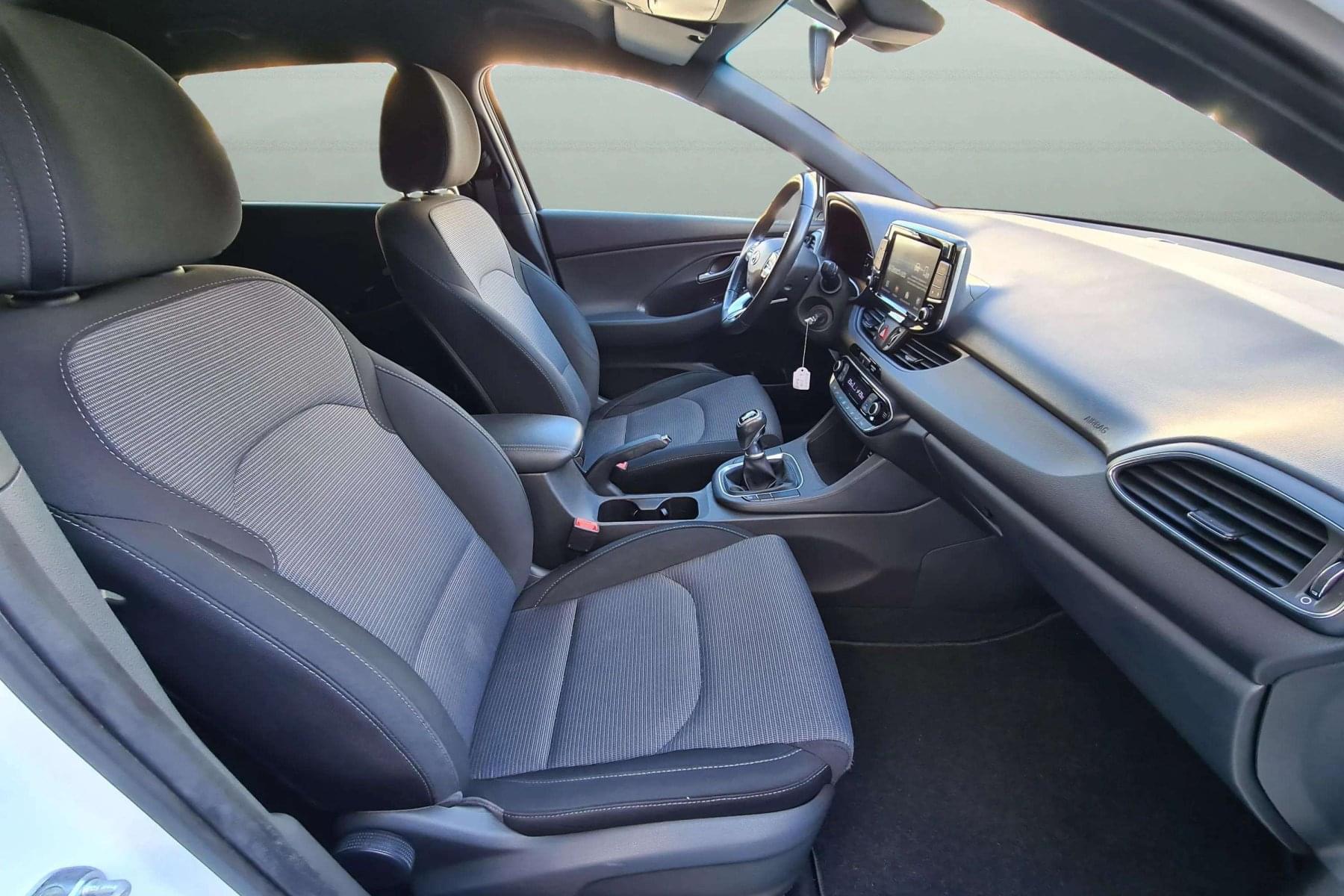 HYUNDAI I30 1.6 crdi 95cv. KLASS 5 puertas 19 