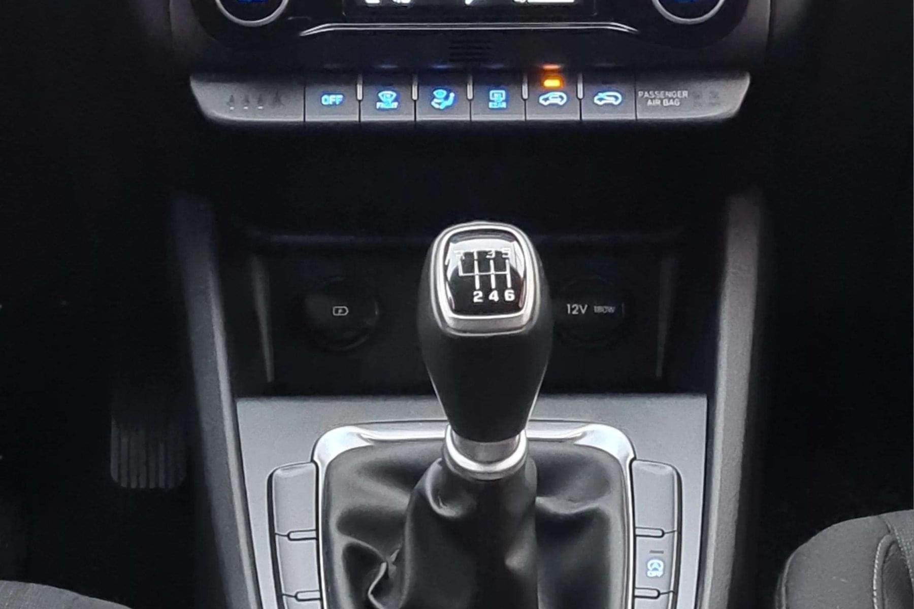 HYUNDAI KONA 1.0 TGDI 120cv. KLASS 13