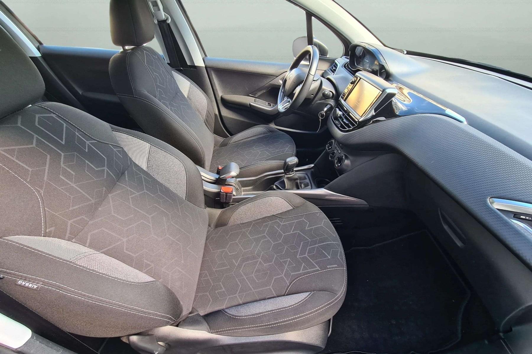 PEUGEOT 2008 1.2i 110cv. ACTIVE PACK NAVI 13 