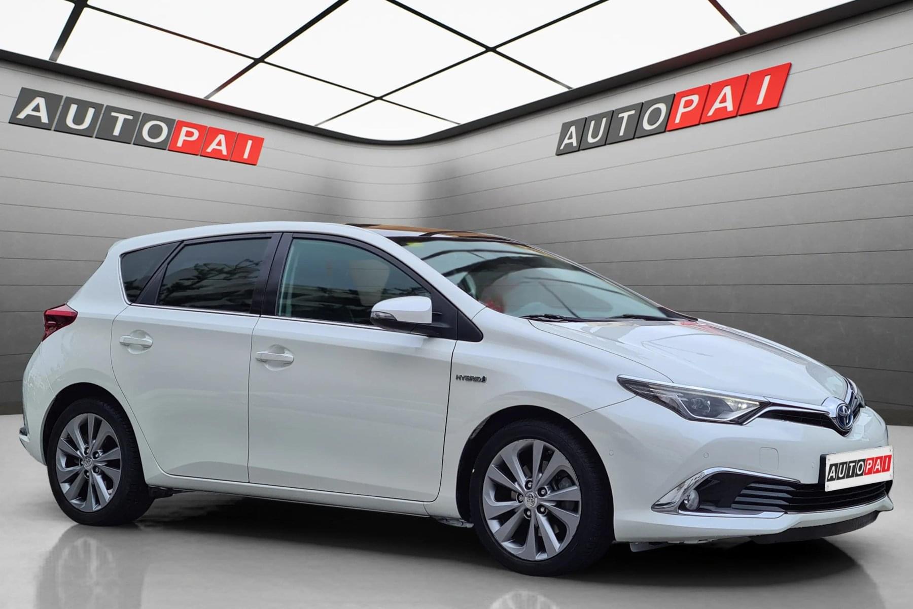 TOYOTA AURIS 1.8 VVTI HSD 16v CVT híbrido 3 