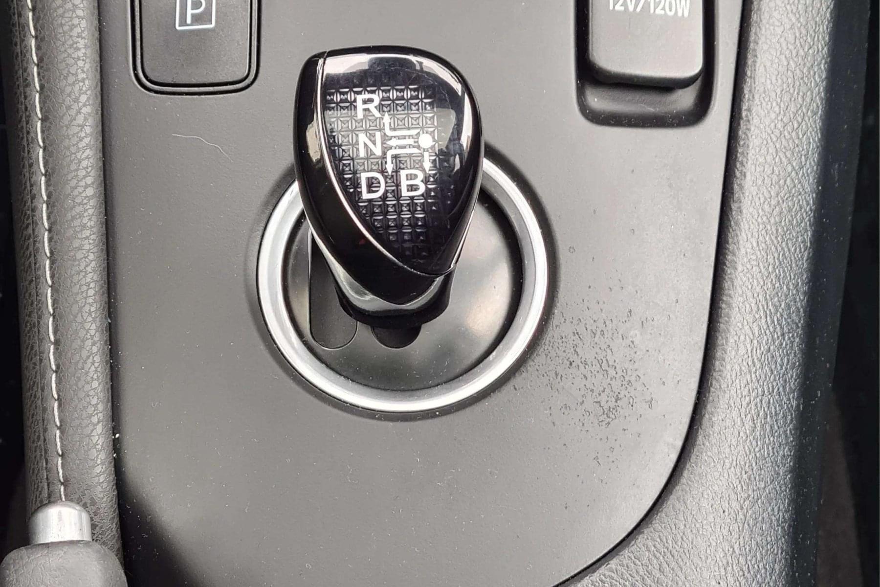 TOYOTA AURIS 1.8 VVTI HSD 16v CVT híbrido 17 