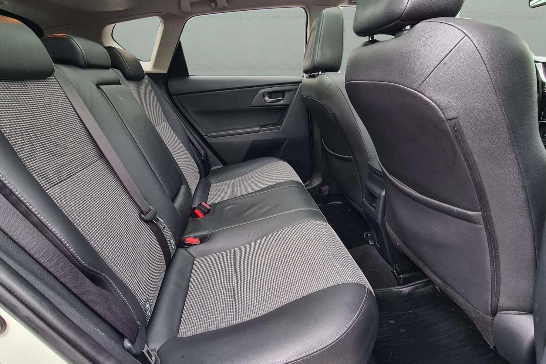 TOYOTA AURIS 1.8 VVTI HSD 16v CVT híbrido 18 