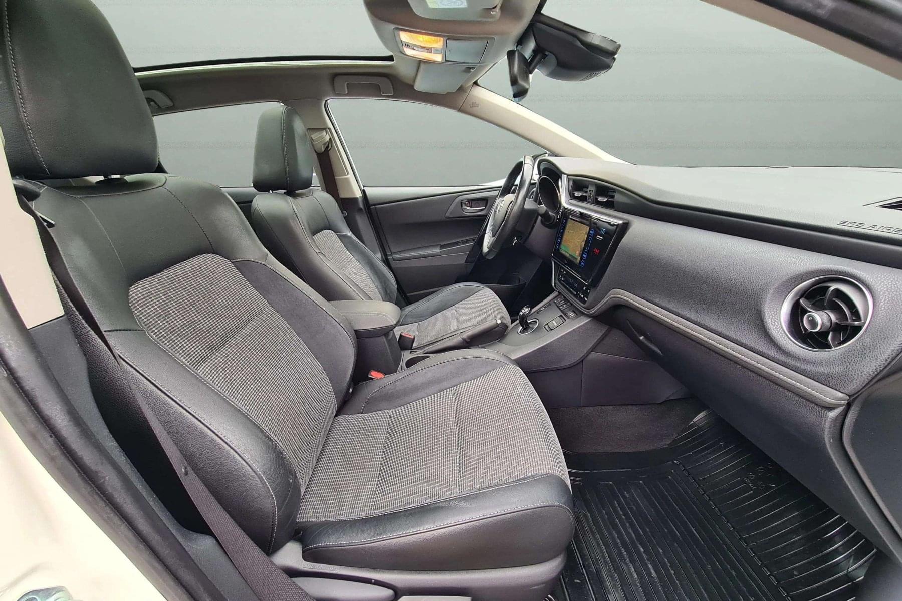 TOYOTA AURIS 1.8 VVTI HSD 16v CVT híbrido 21 