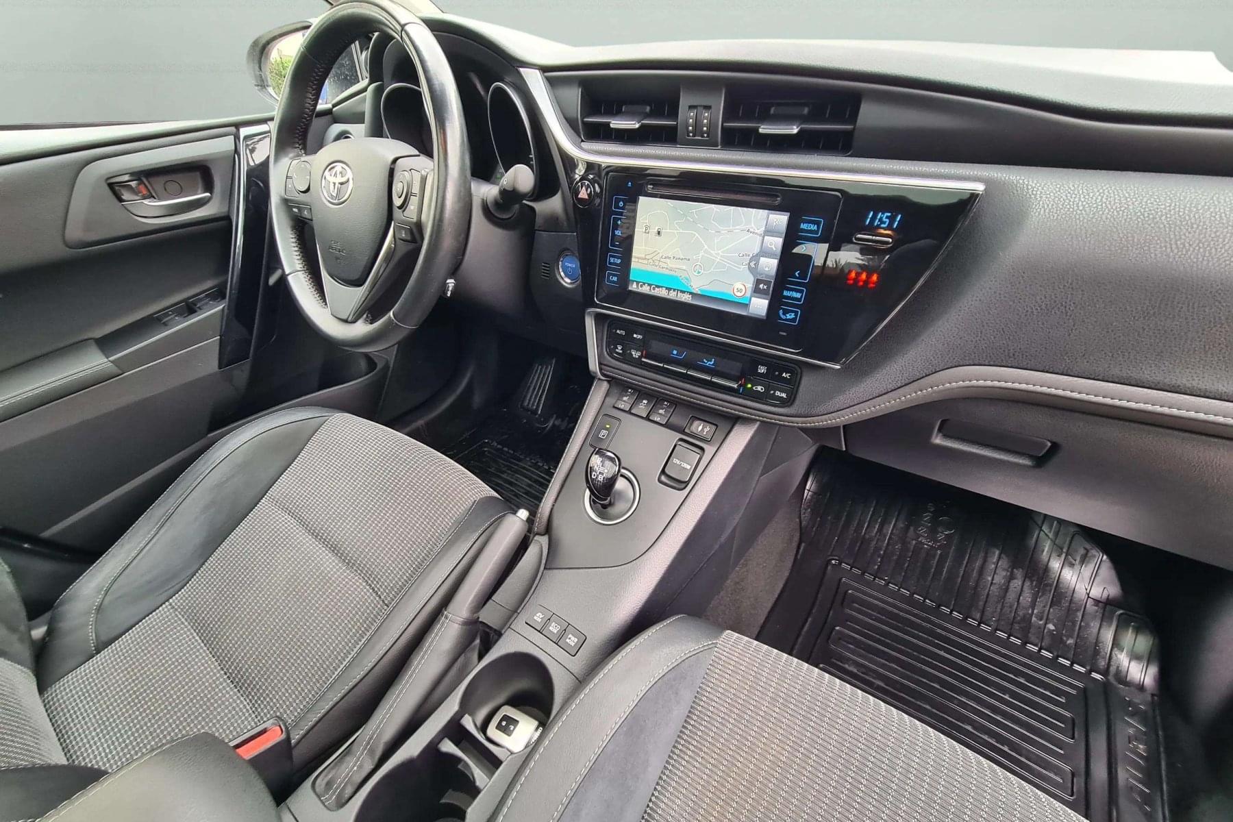 TOYOTA AURIS 1.8 VVTI HSD 16v CVT híbrido 23 